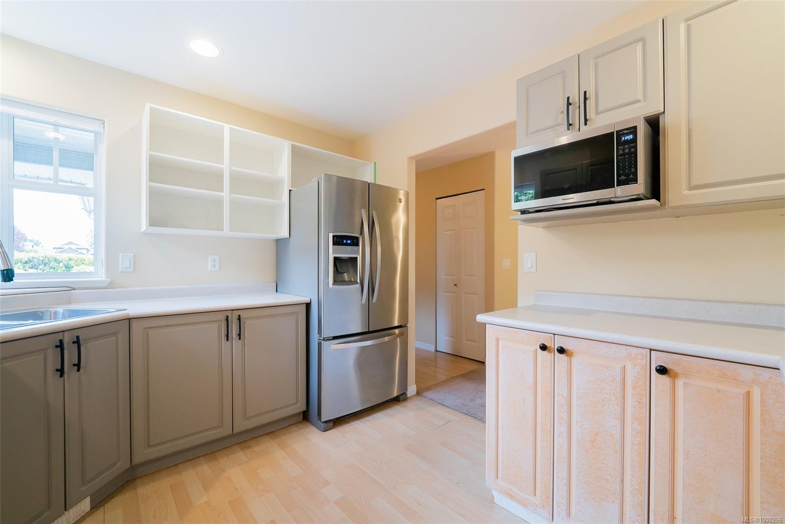 $659,900 - 6166 Delray Pl<br>British Columbia, V9V 1V1
