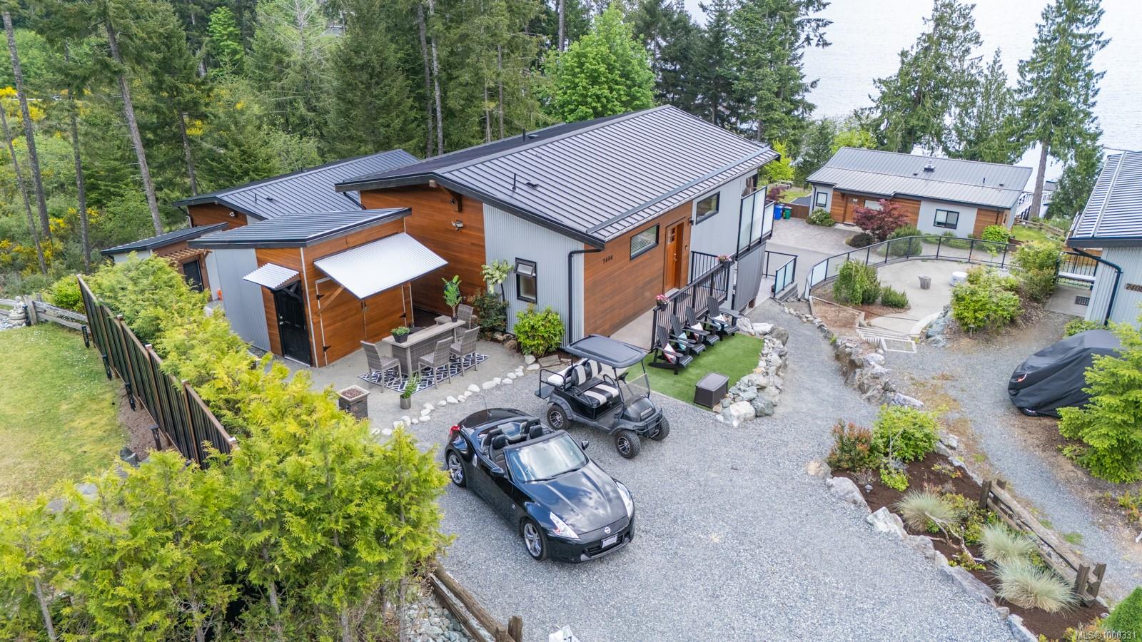 $929,000 - 7404 Cottage Way<br>British Columbia, V0R 2G1