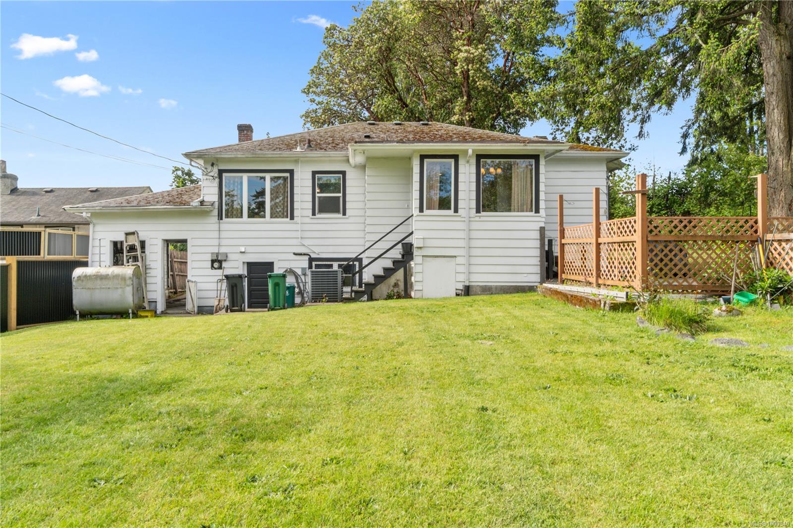 $500,000 - 390 Cypress St<br>British Columbia, V9S 1S1