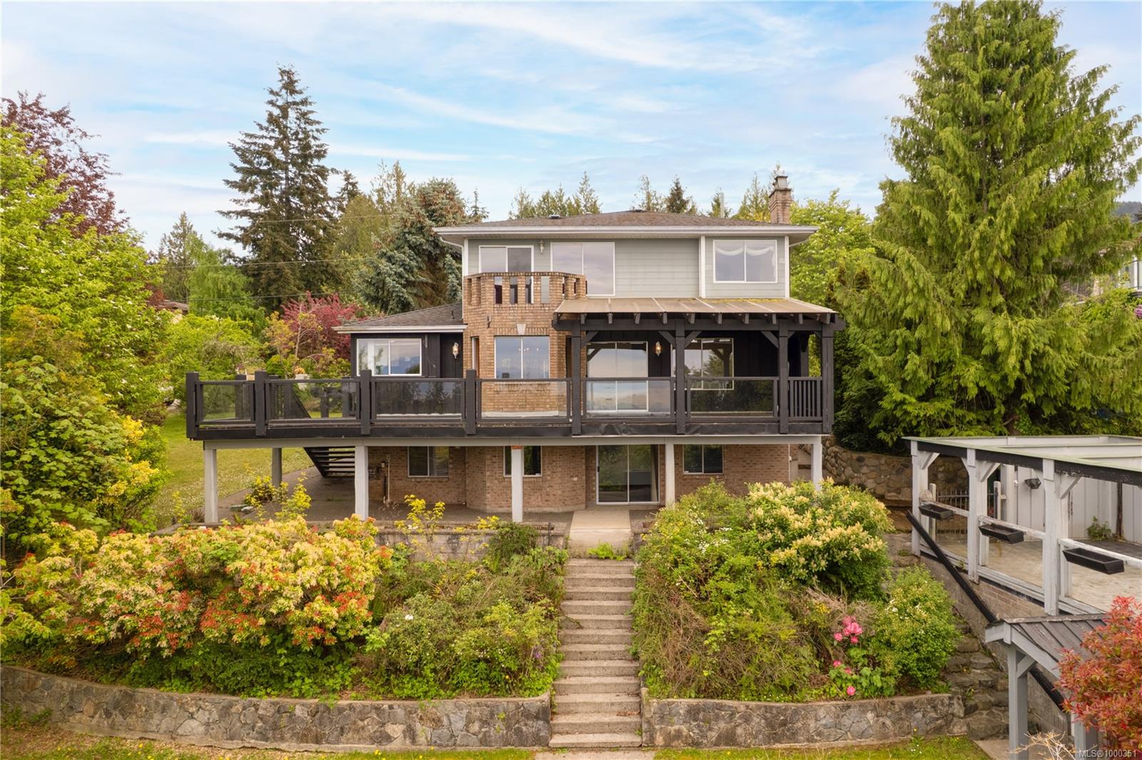 $999,000 - 8108 Southwind Dr<br>British Columbia, V0R 2H0