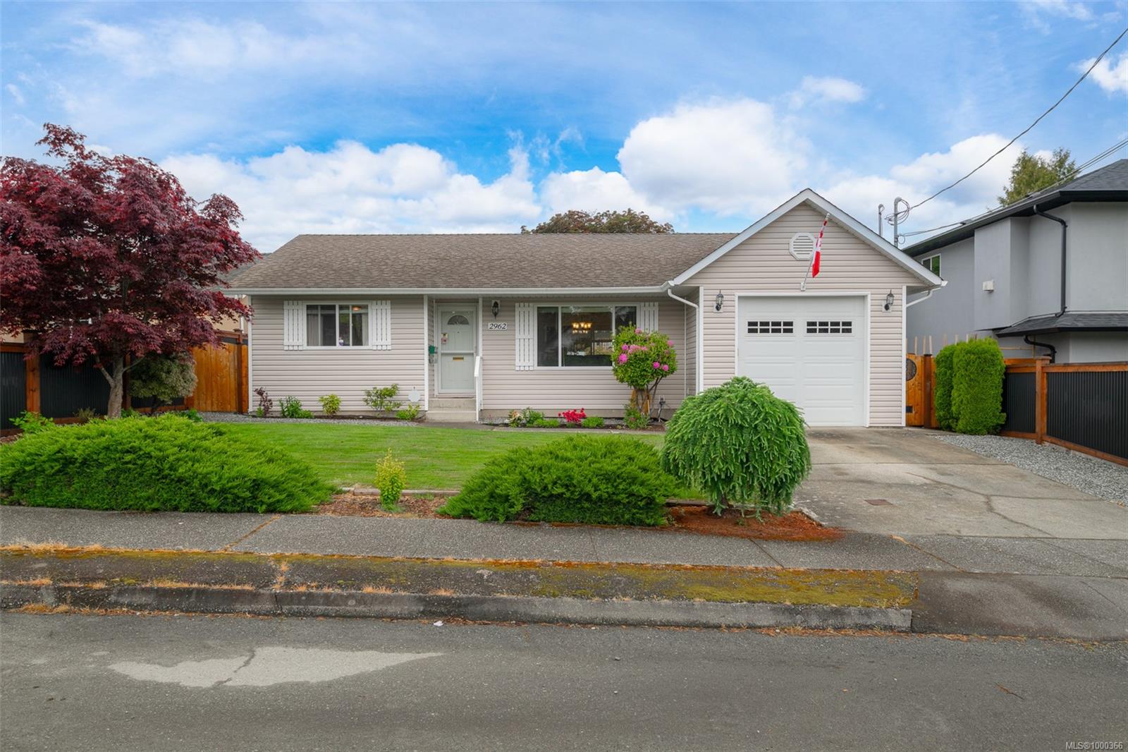$569,000 - 2962 Anderson Ave<br>British Columbia, V9Y 4C7