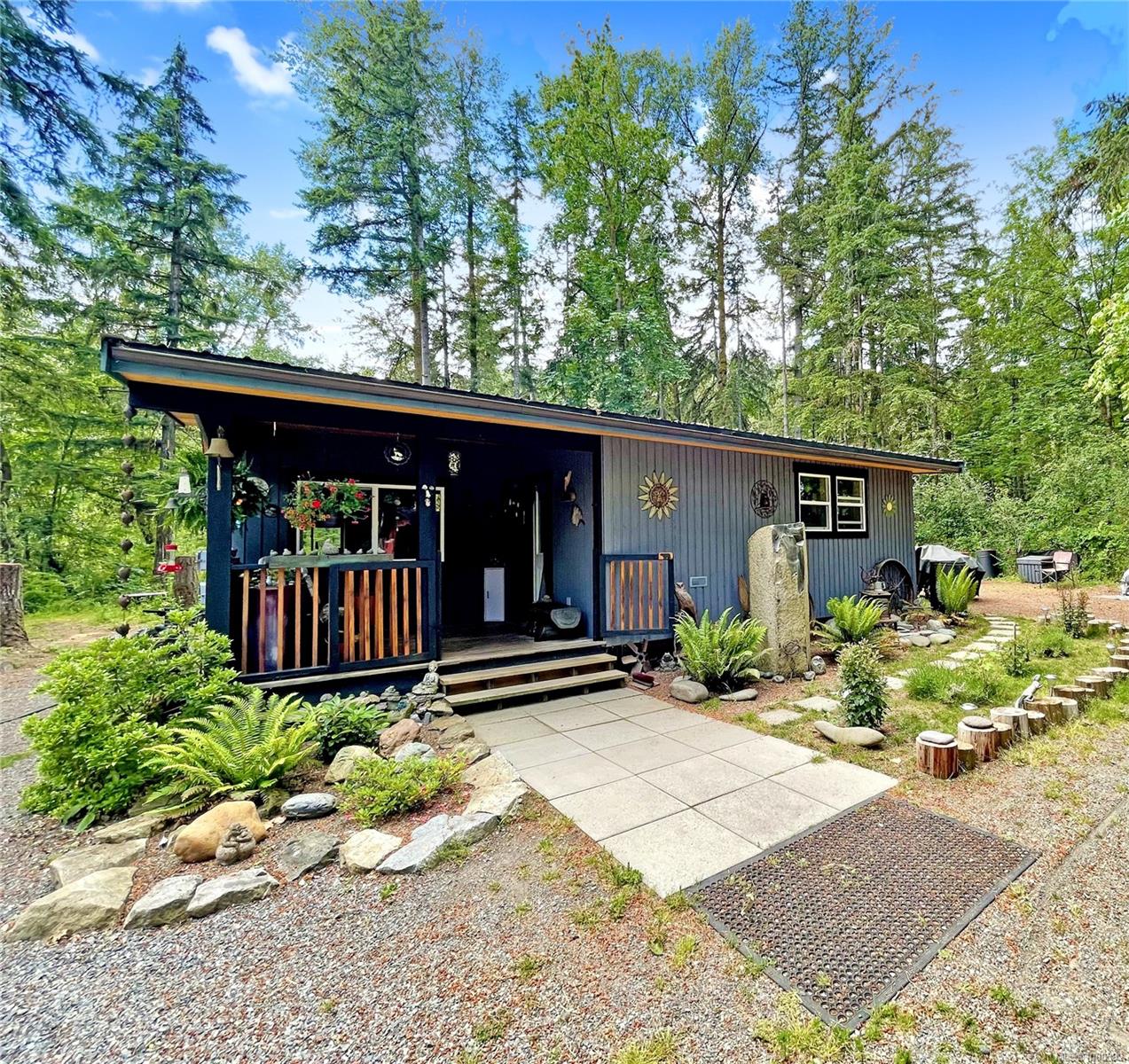 $809,000 - 5612 Riverbottom Rd<br>British Columbia, V9L 6H9