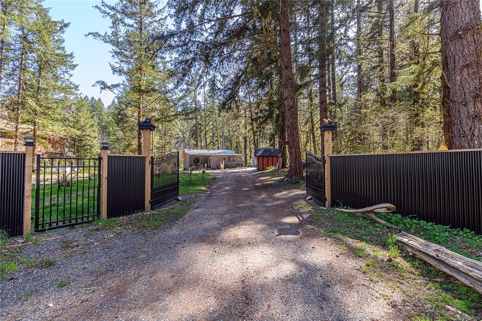 $809,000 - 5612 Riverbottom Rd<br>British Columbia, V9L 6H9