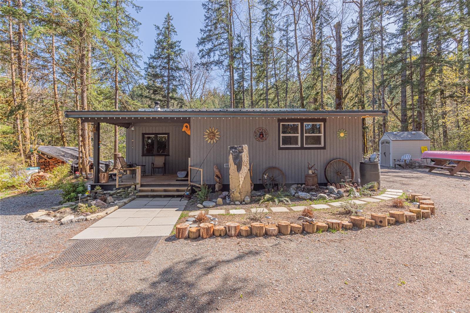 $809,000 - 5612 Riverbottom Rd<br>British Columbia, V9L 6H9