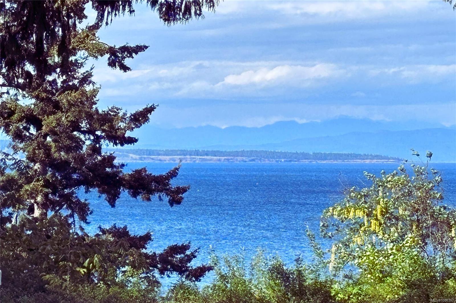 $857,700 - 6662 Island Hwy<br>British Columbia, V0R 1G0