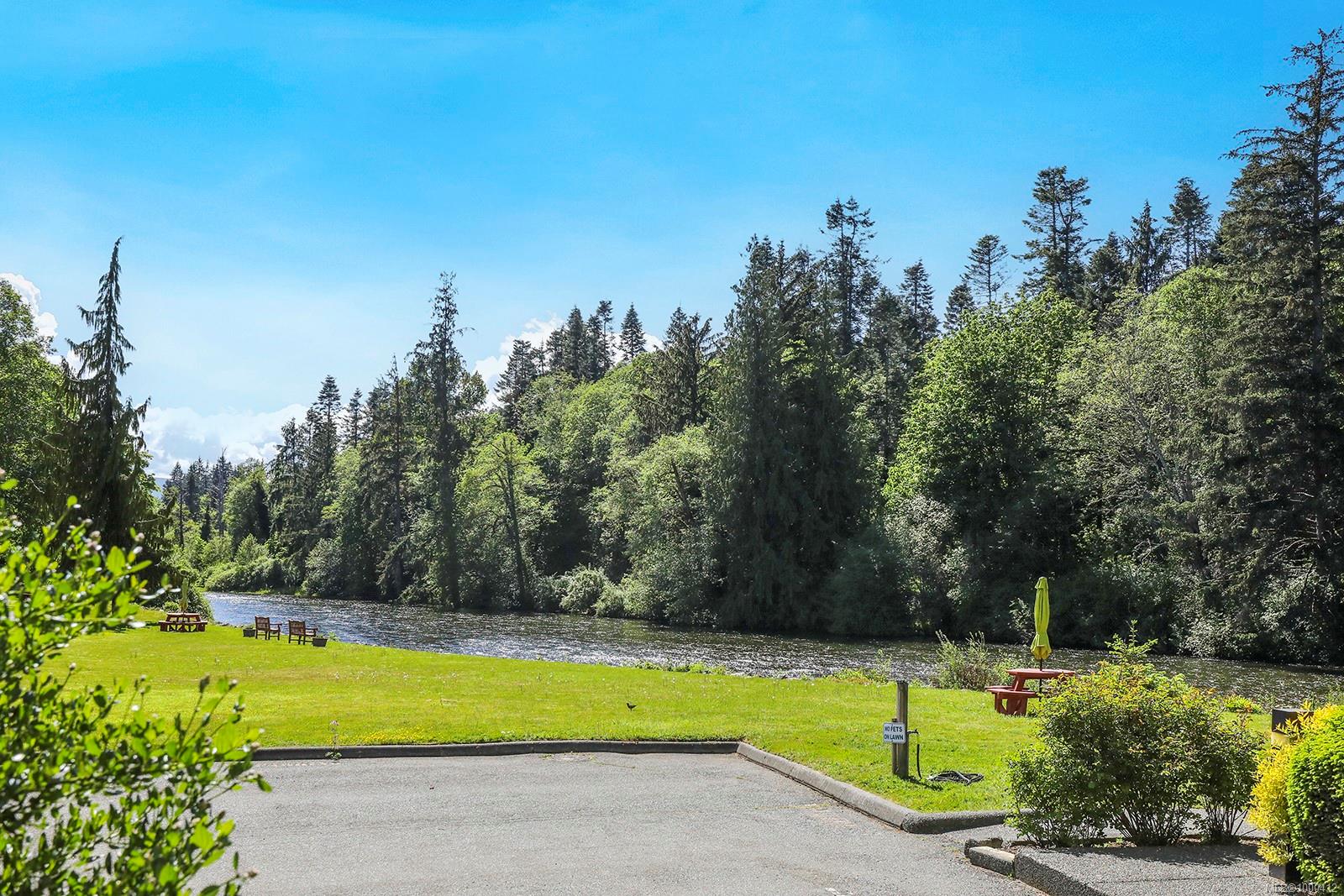 $449,500 - 205 1st St<br>British Columbia, V9N 1A5