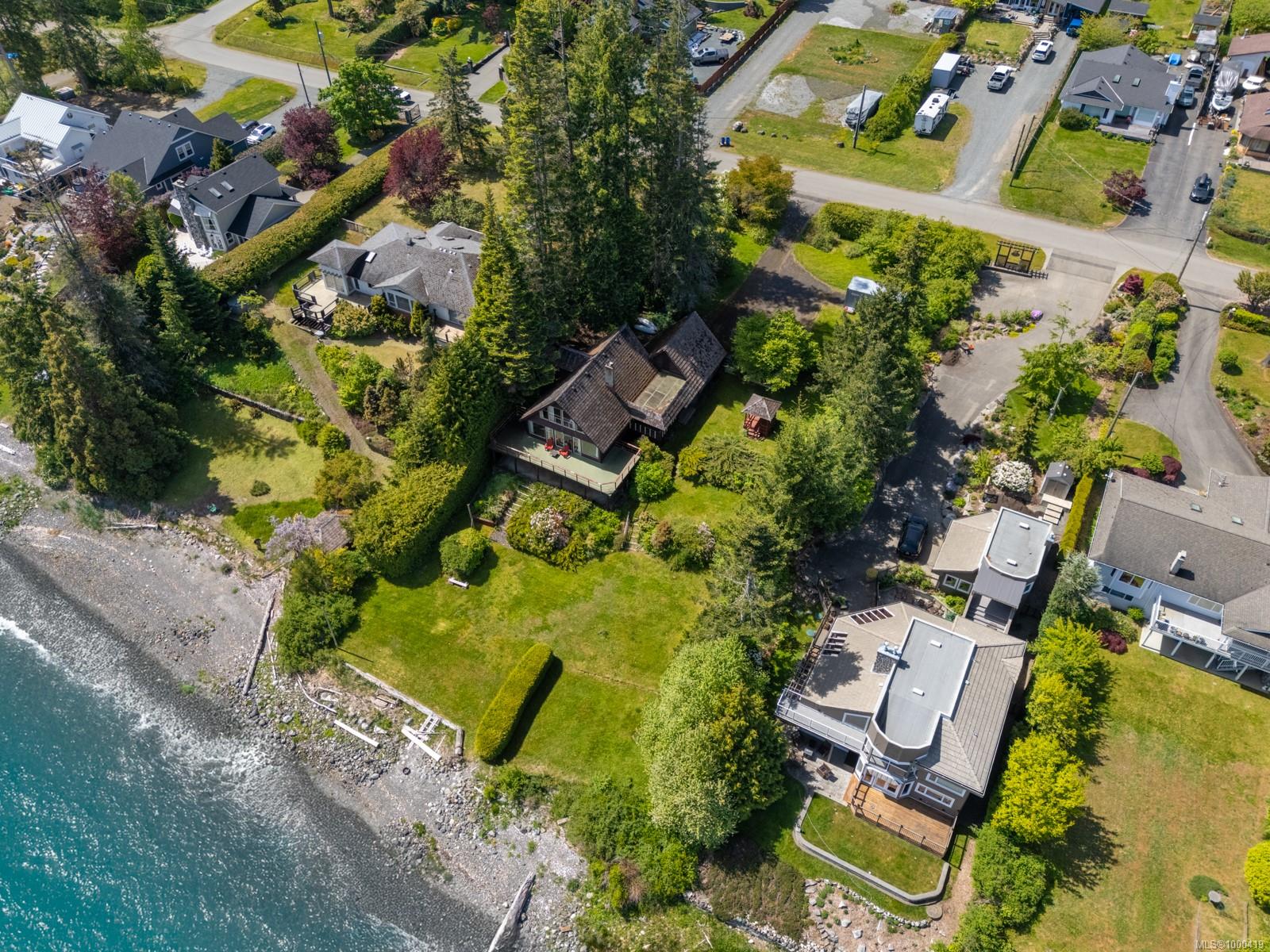 $1,325,000 - 5028 Spence Rd<br>British Columbia, V9N 9S1