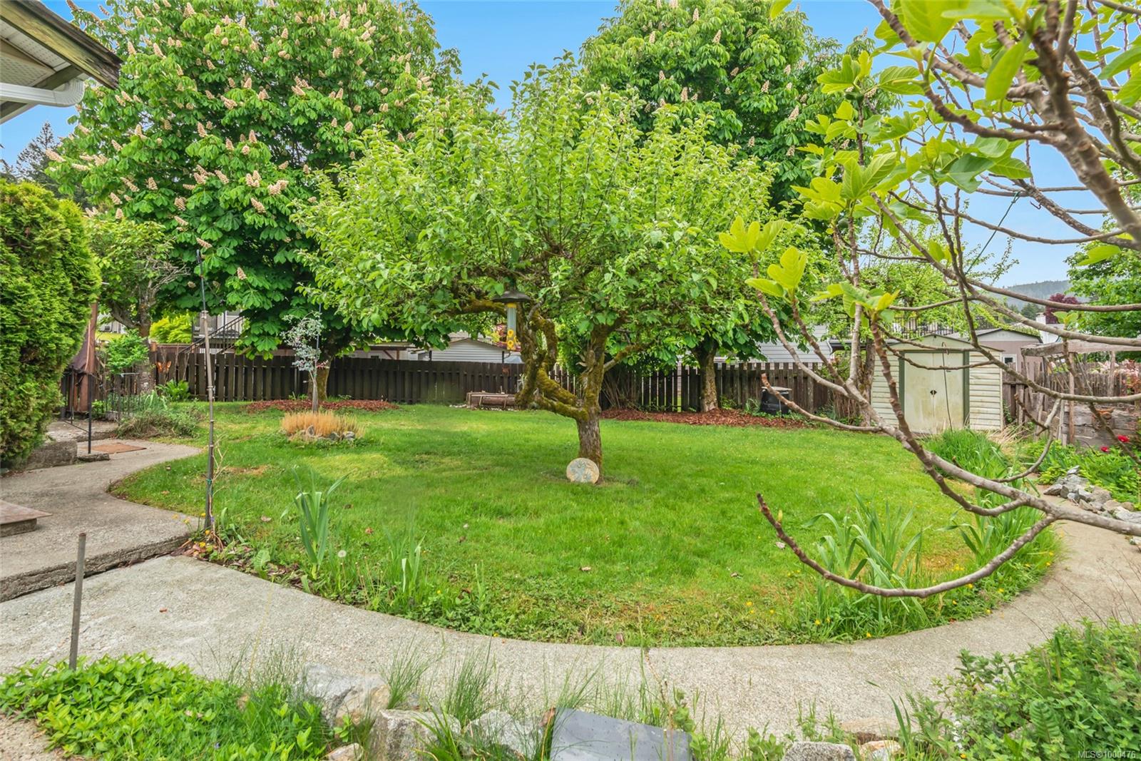$464,900 - 2210 Hamilton Dr<br>British Columbia, V9Y 1B6