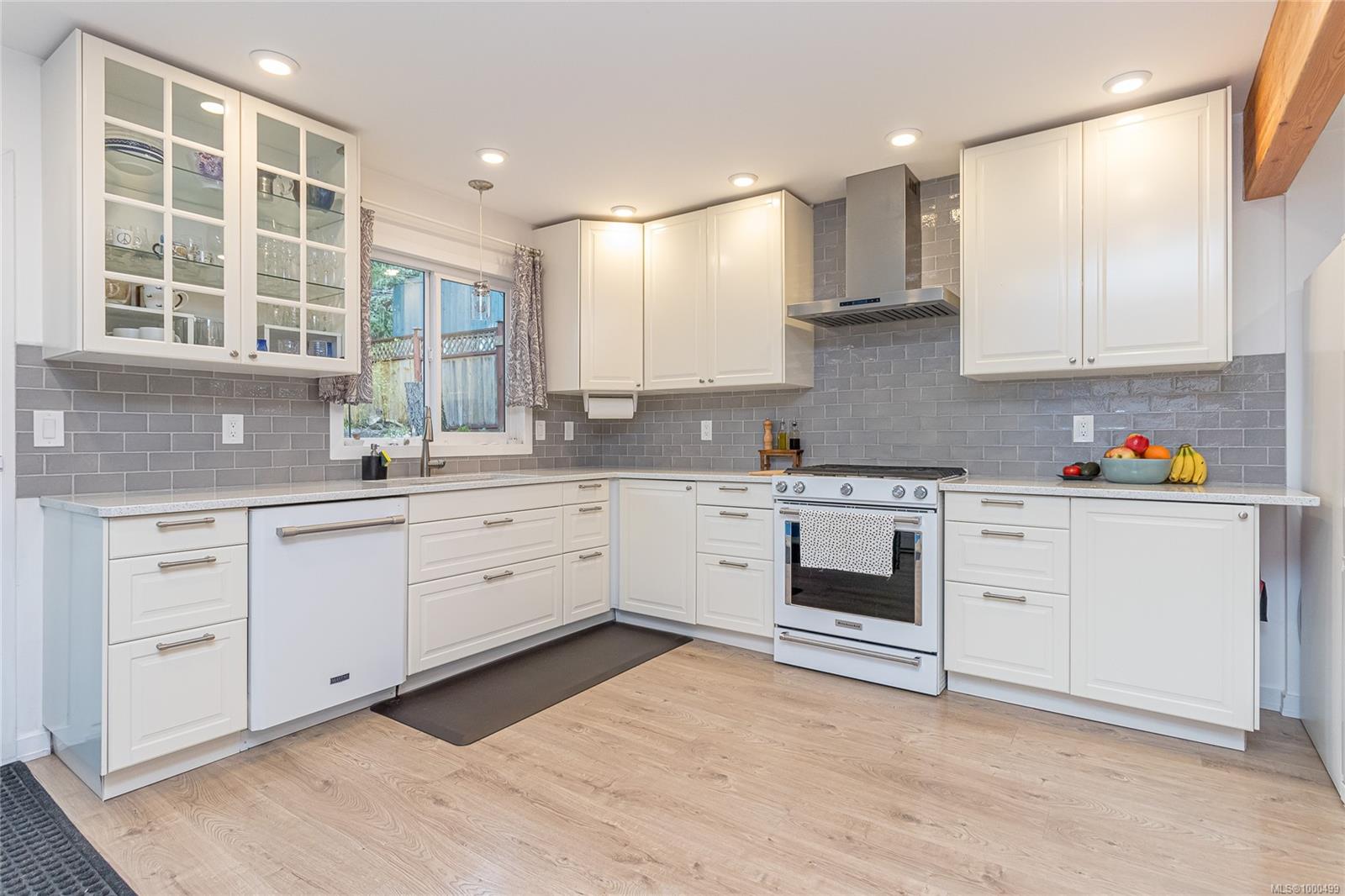 $998,000 - 4835 Black Bear Ridge<br>British Columbia, V9T 5E2