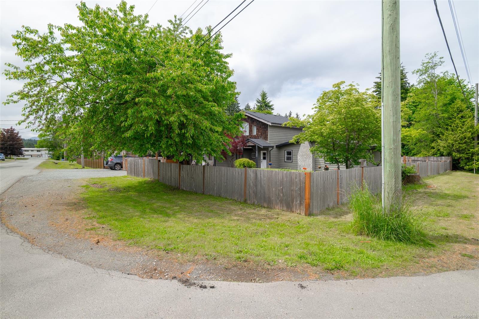 $629,000 - 2402 Old Nanaimo Hwy<br>Port Alberni, British Columbia, V9Y 8P6