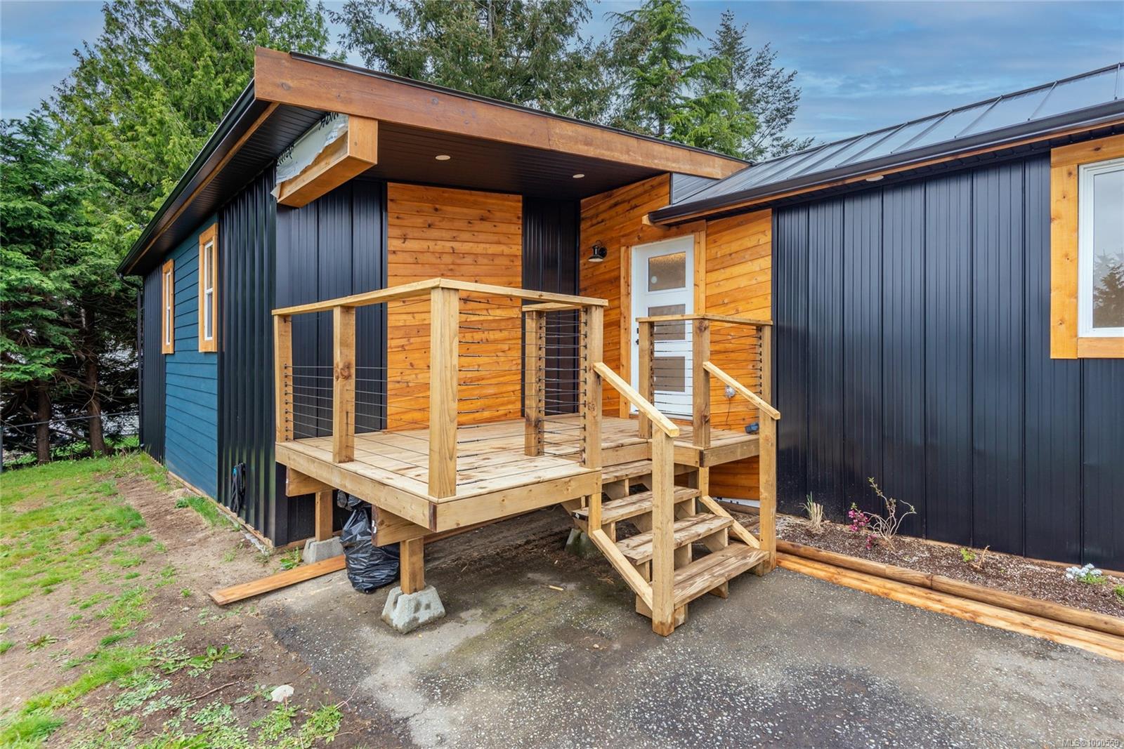 $299,000 - 1160 Shellbourne Blvd<br>British Columbia, V9W 5G5