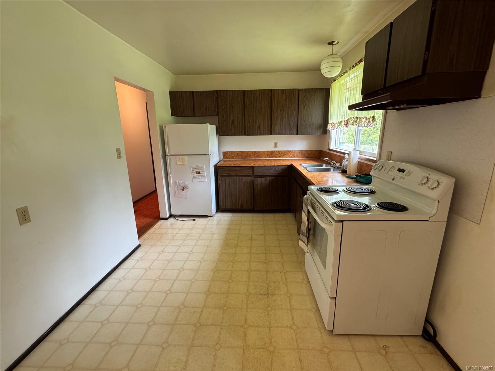 $340,000 - 7805 Daphne St<br>British Columbia, V0N 2P0