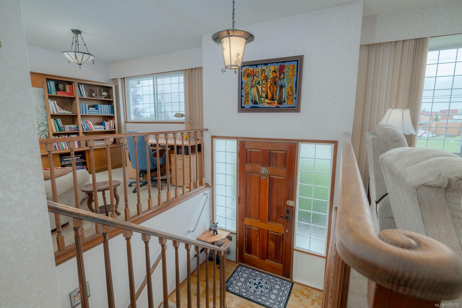 $689,000 - 1709 Boundary Ave<br>British Columbia, V9S 4P3