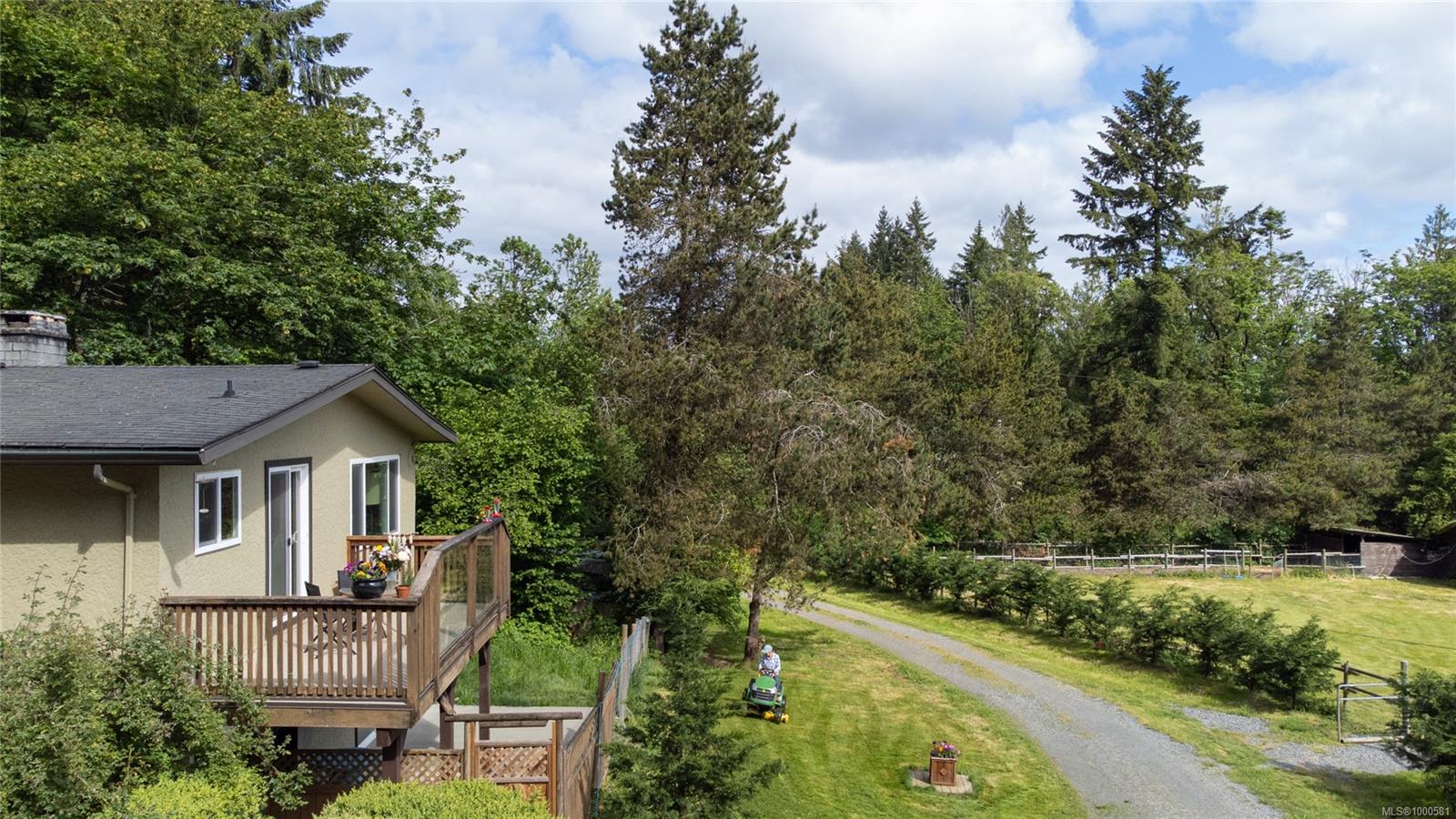 $1,319,000 - 3260 Doupe Rd<br>British Columbia, V9L 6P1