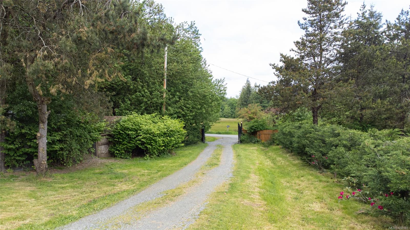 $1,319,000 - 3260 Doupe Rd<br>British Columbia, V9L 6P1