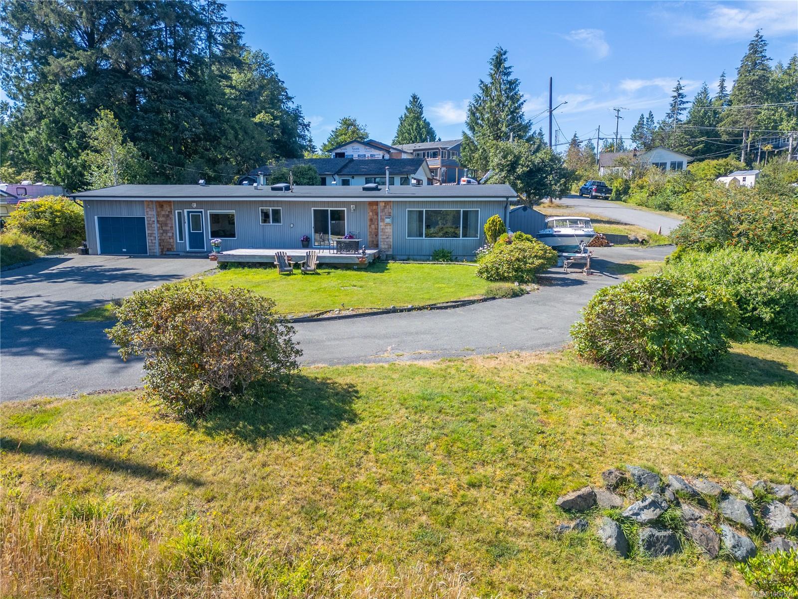 $849,000 - 204 Birch St<br>Ucluelet, British Columbia, V0R 3A0