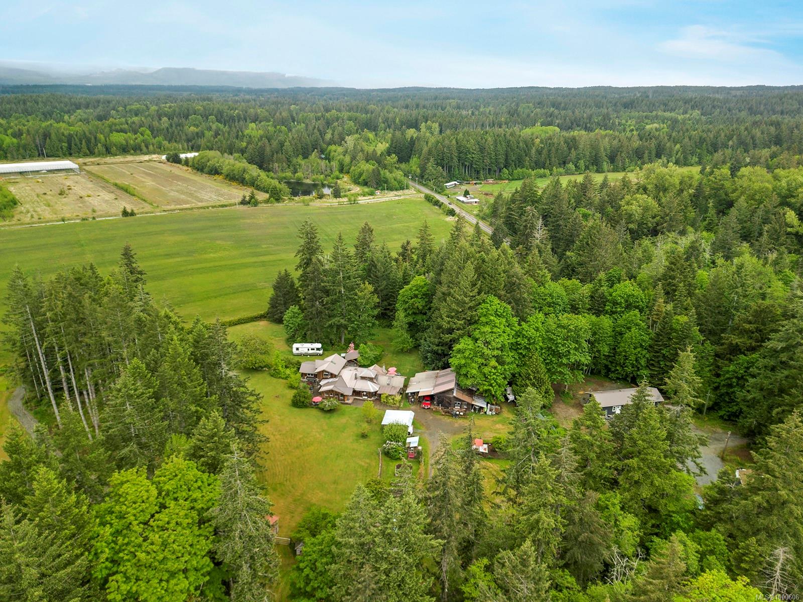 $1,450,000 - 5965 Loxley Rd<br>British Columbia, V9J 1V9