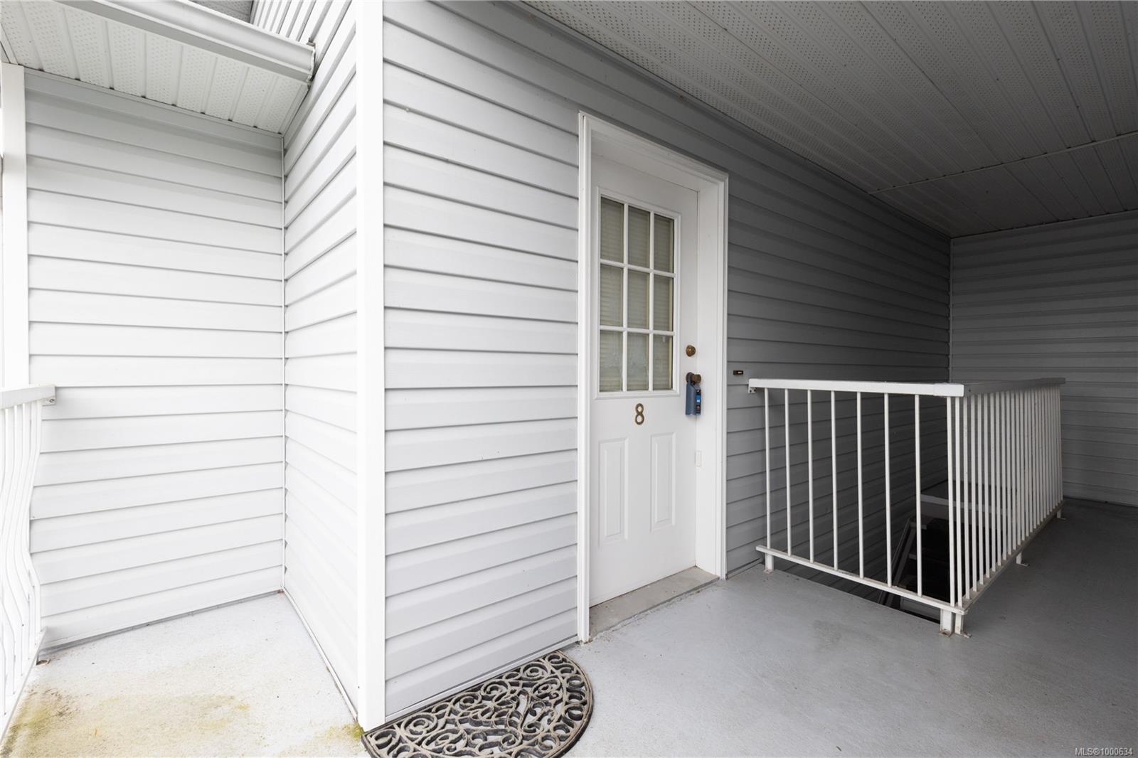 $359,900 - 272 Harwell Rd<br>British Columbia, V9R 6V1