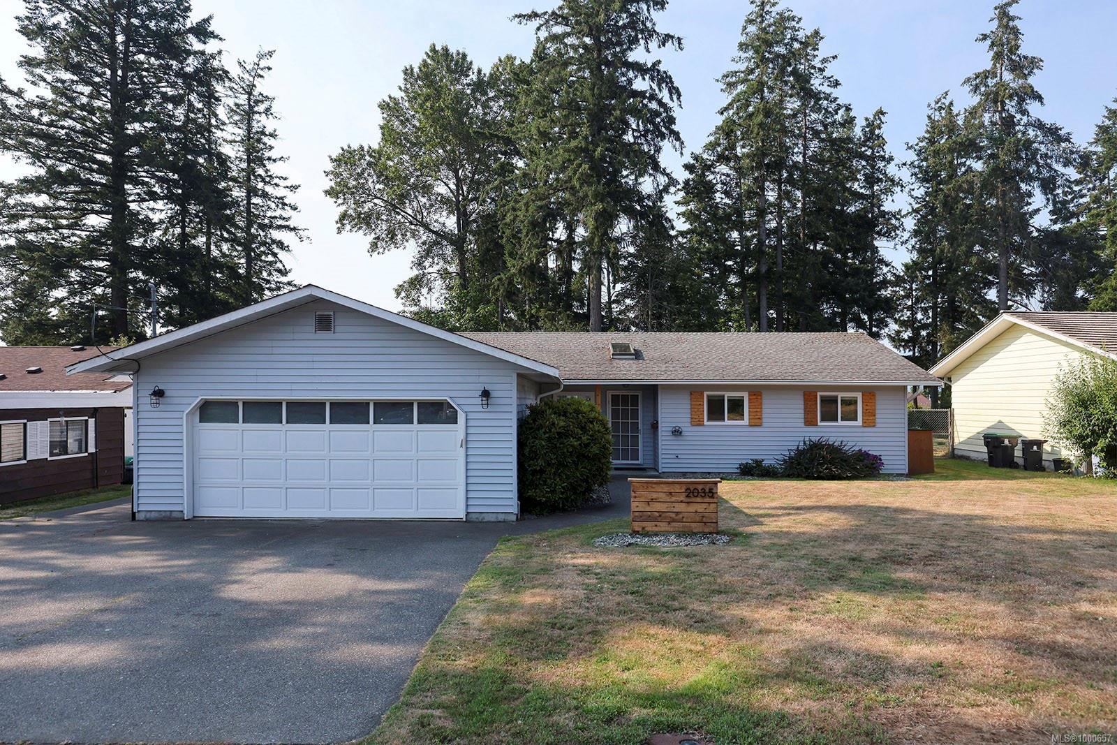$790,000 - 2035 Noel Ave<br>British Columbia, V9M 1Z1