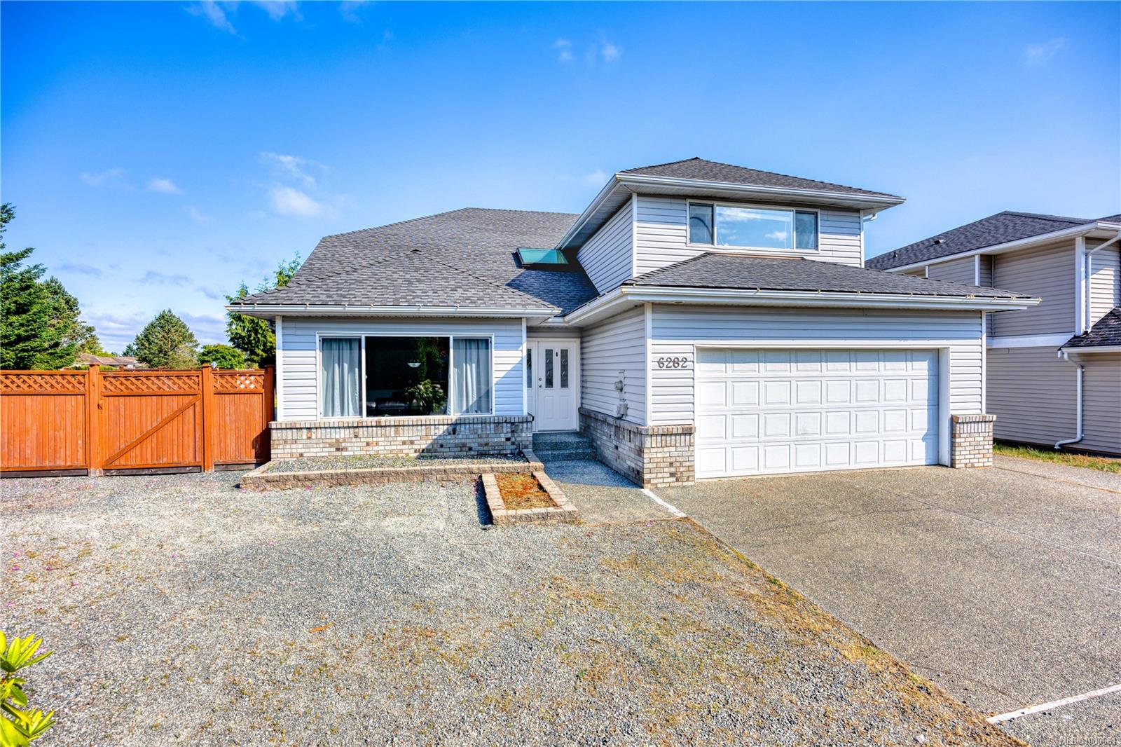 $888,000 - 6282 McRobb Ave<br>British Columbia, V9V 1M4
