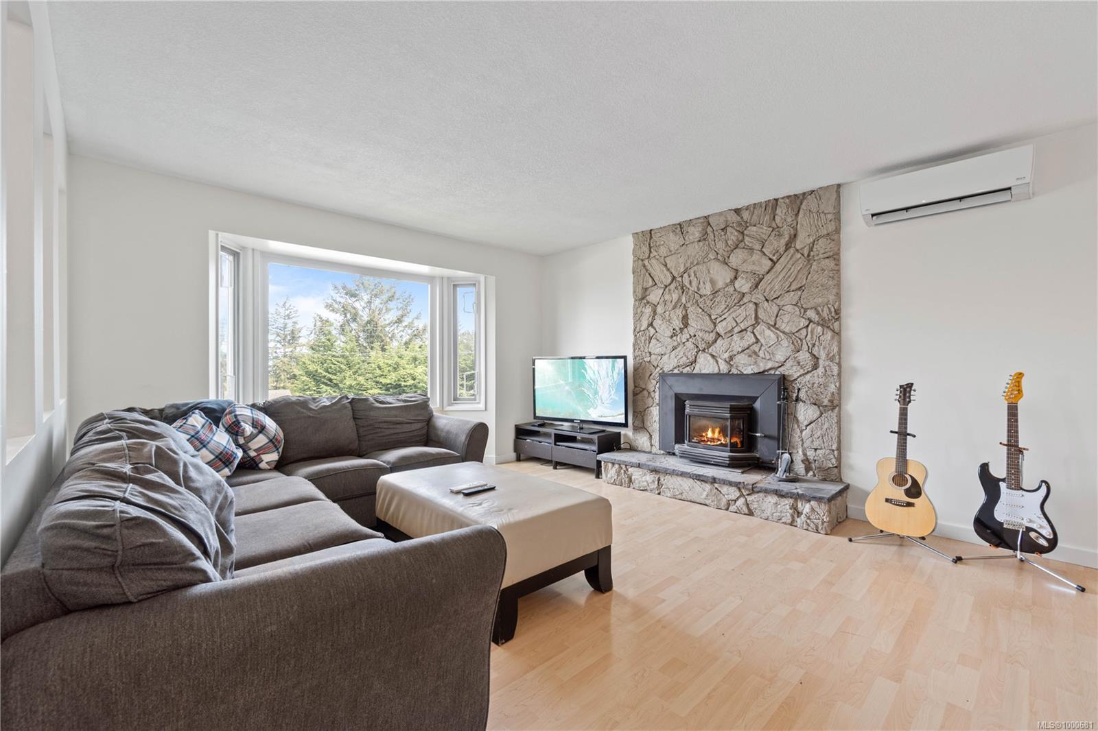 $779,900 - 5241 Toms Trnabt<br>British Columbia, V9T 5M9