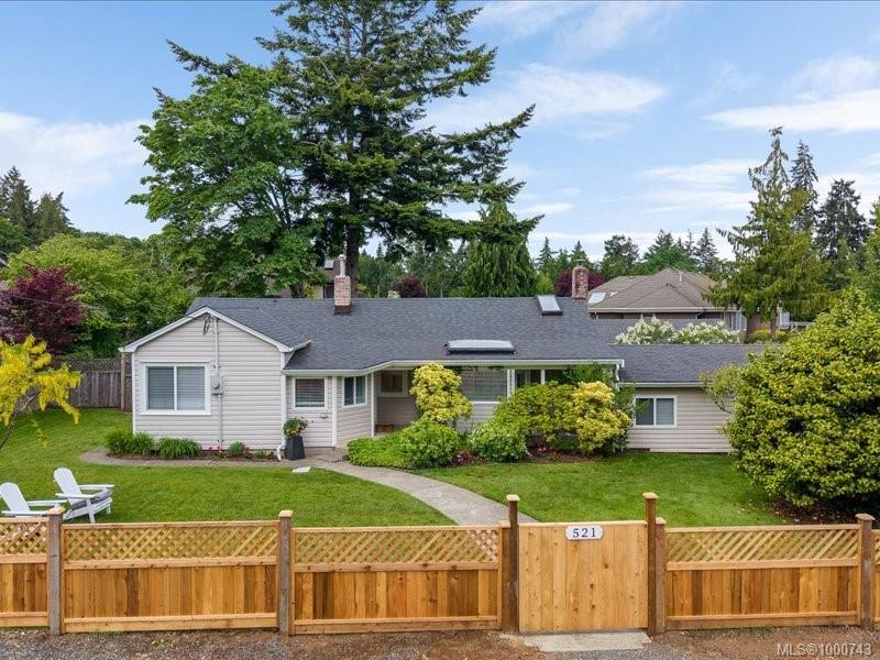 $988,000 - 521 Arbutus St<br>British Columbia, V9K 1K8