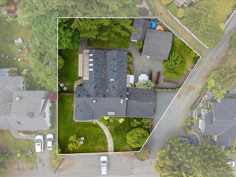 $988,000 - 521 Arbutus St<br>British Columbia, V9K 1K8