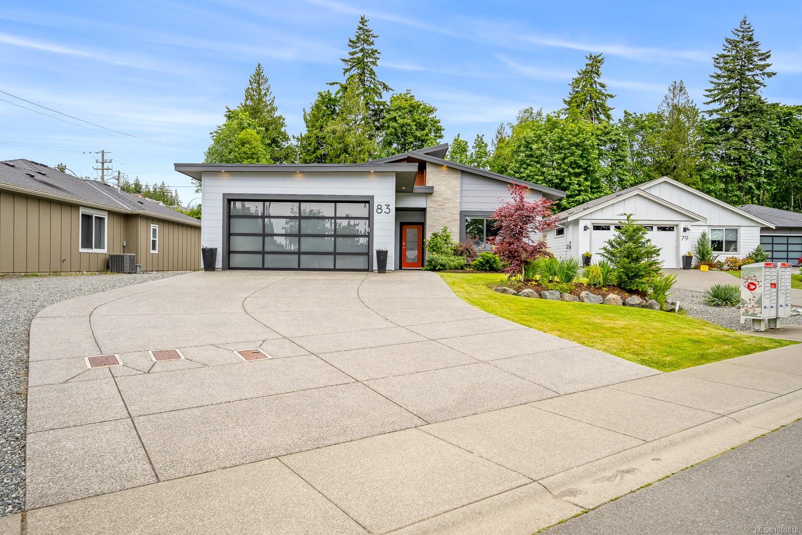 $1,399,000 - 83 Grayhawk Pl<br>British Columbia, V9N 0G1