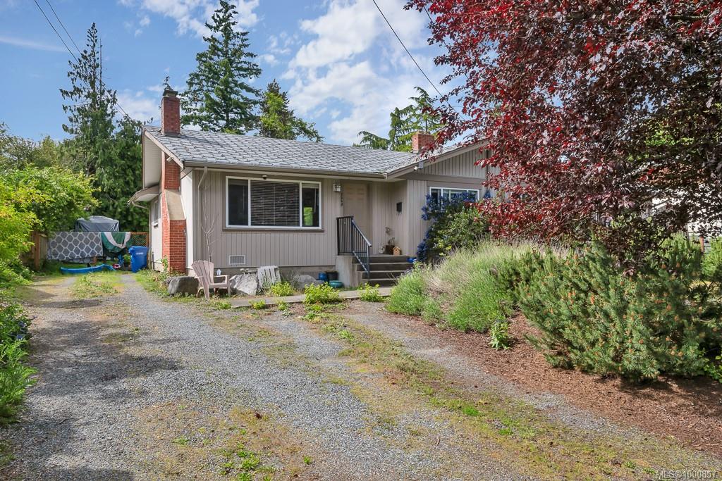 $1,199,000 - 1441/1445 Montrose Ave<br>British Columbia, V9T 5N2