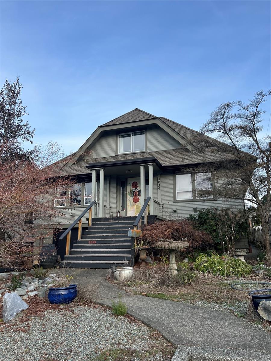$665,000 - 3039 5th Ave<br>British Columbia, V9Y 2E4