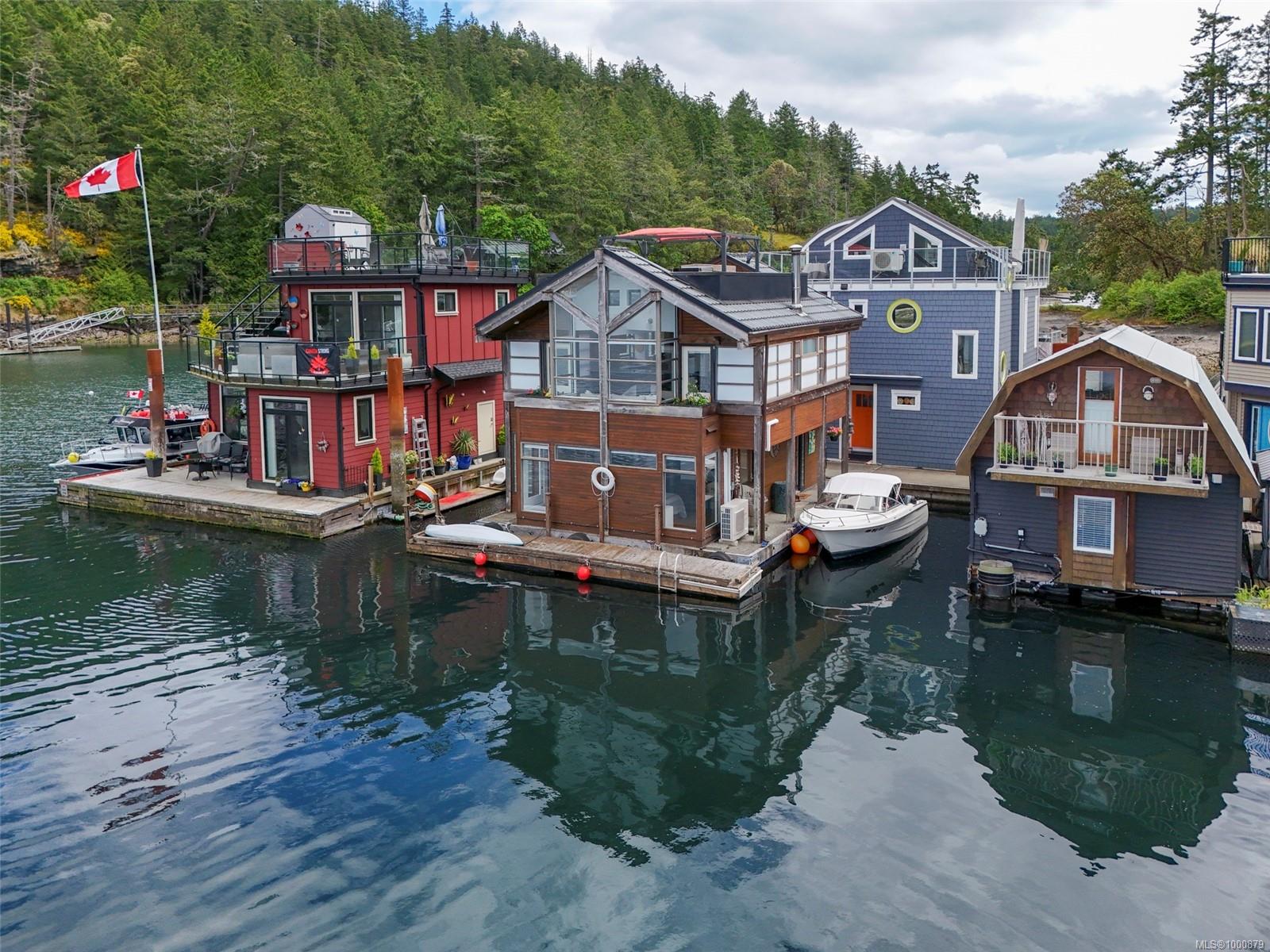 $749,900 - 6145 Genoa Bay Rd<br>British Columbia, V9L 5T7