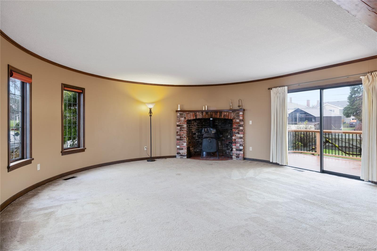 $649,000 - 3084 11th Ave<br>British Columbia, V9Y 2R2