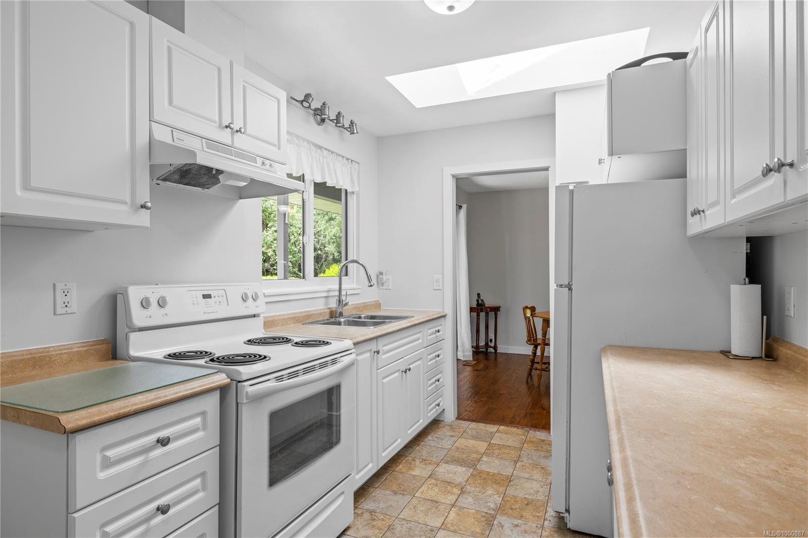 $698,000 - 632 Hawthorne Rise<br>British Columbia, V9P 2A1