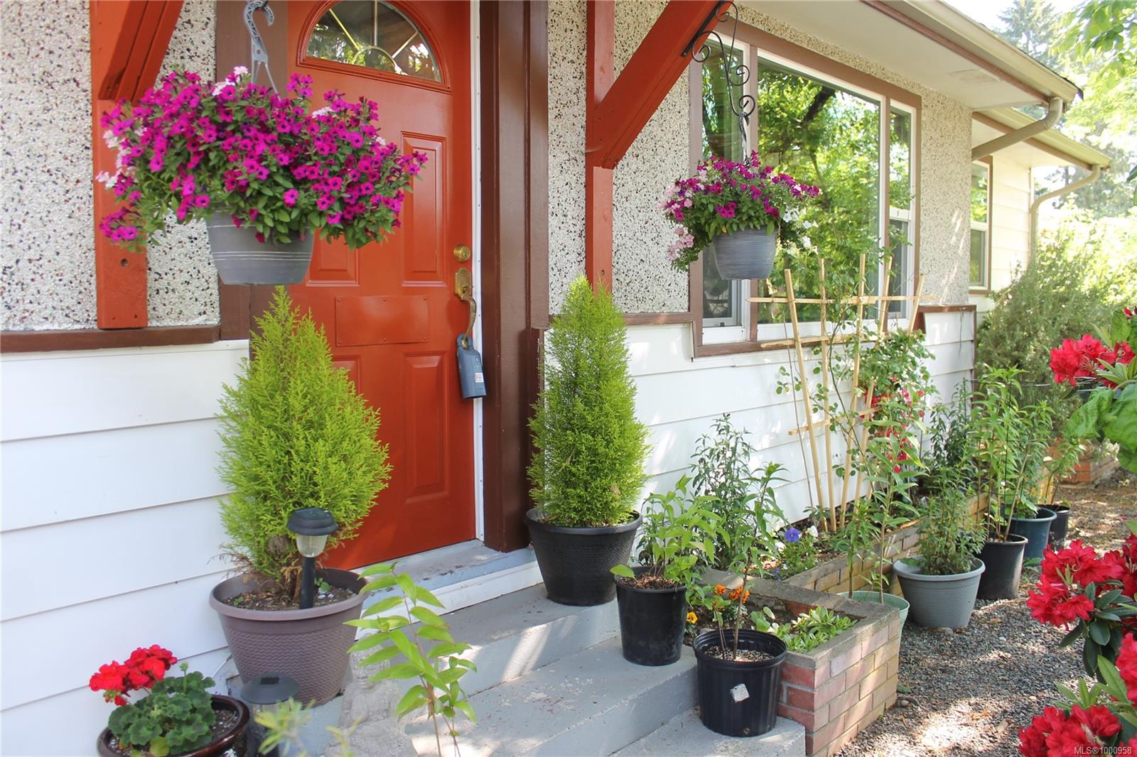 $675,000 - 5824 Kinch Ave<br>British Columbia, V9L 1K3
