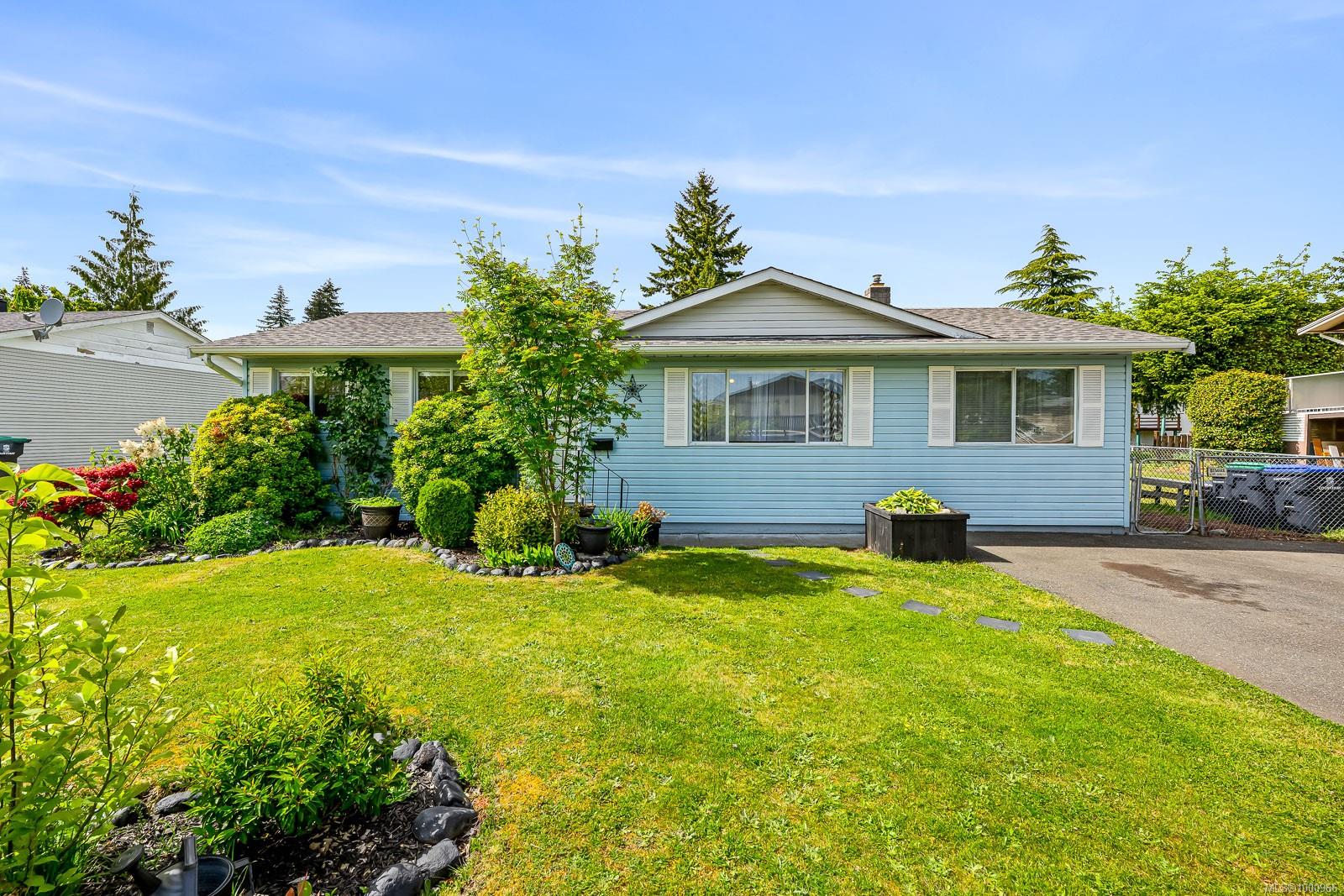 $635,000 - 2014 Cedar Cres<br>British Columbia, V9N 3B6