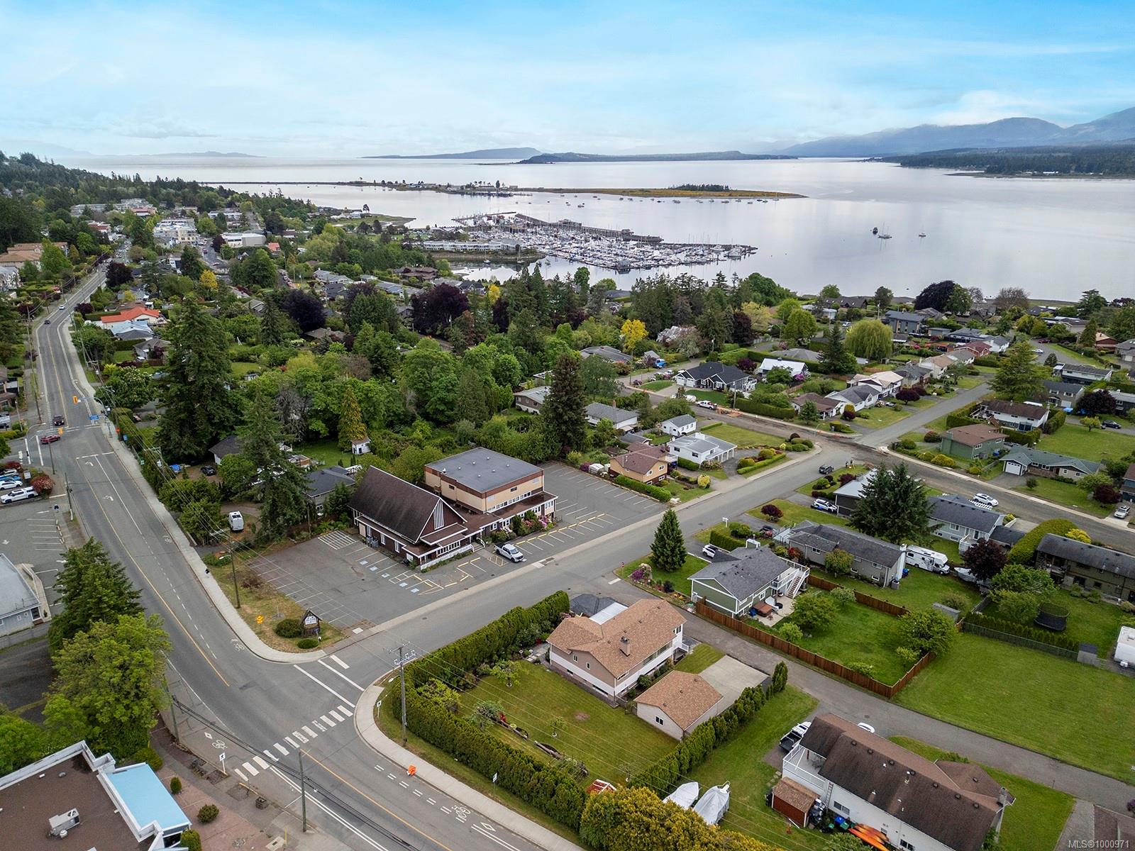 $1,175,000 - 251 Beach Dr<br>British Columbia, V9N 1W3