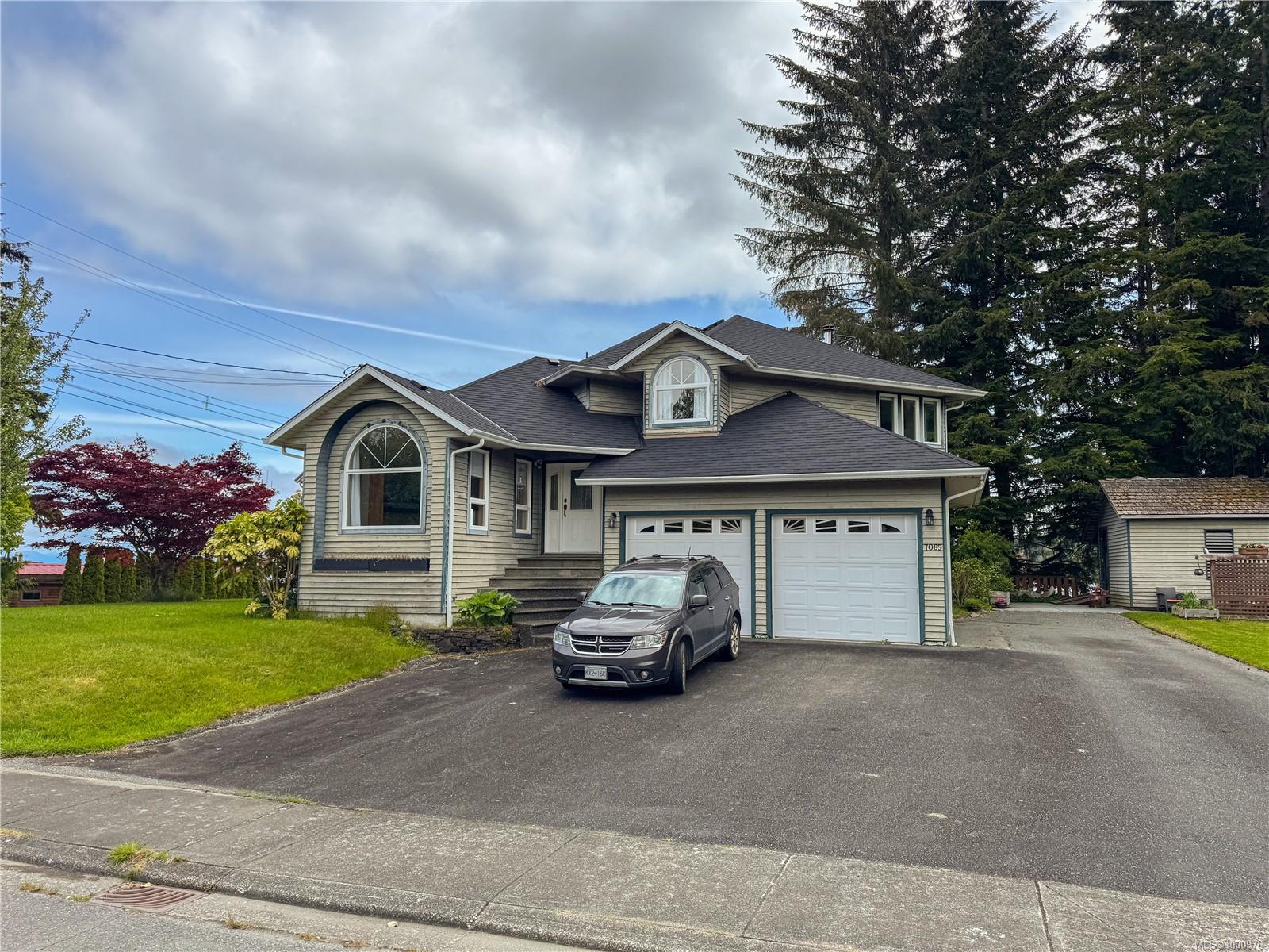 $975,000 - 7085 Shorncliffe Ave<br>British Columbia, V0N 2P0