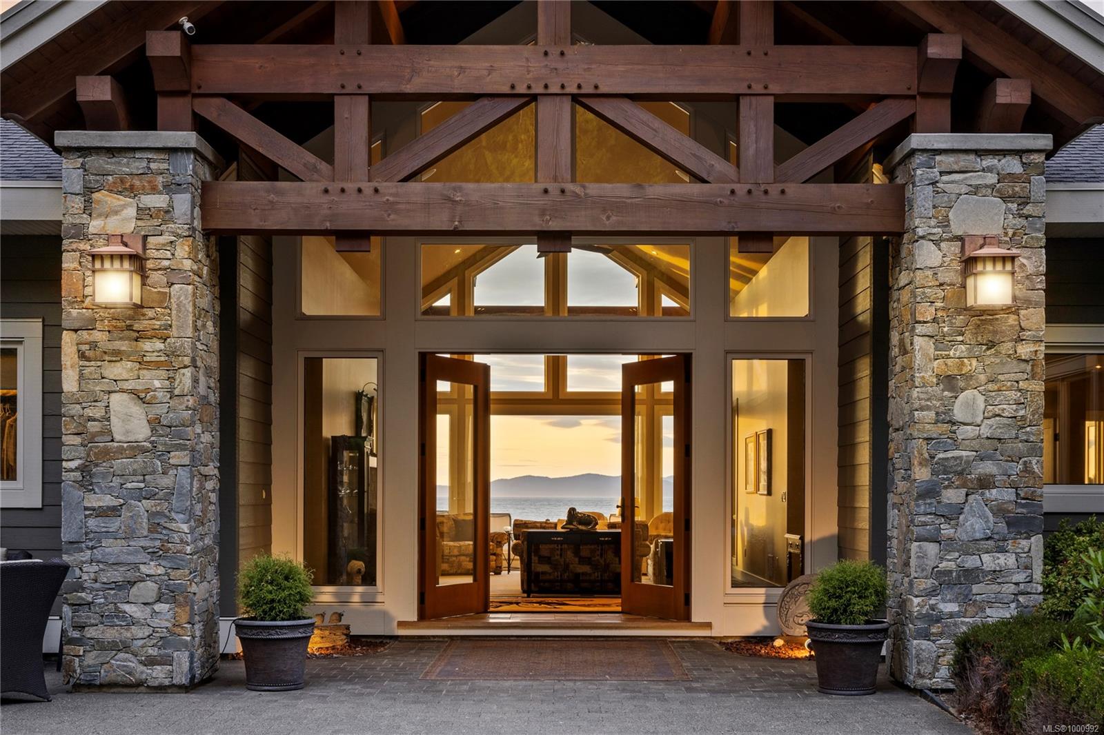 $4,250,000 - 1575 Dorcas Point Rd<br>British Columbia, V9P 9B4