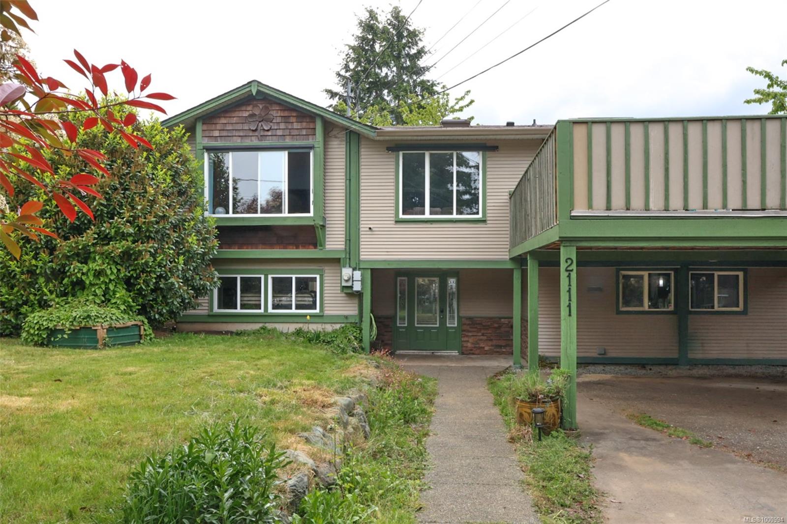$699,900 - 2111 Carmen Rd<br>British Columbia, V9R 2G5