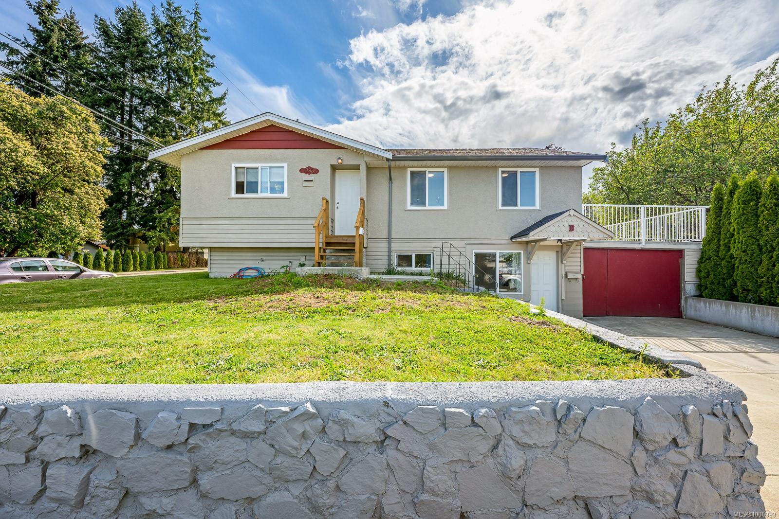 $699,900 - 1783 England Ave<br>British Columbia, V9N 2P3