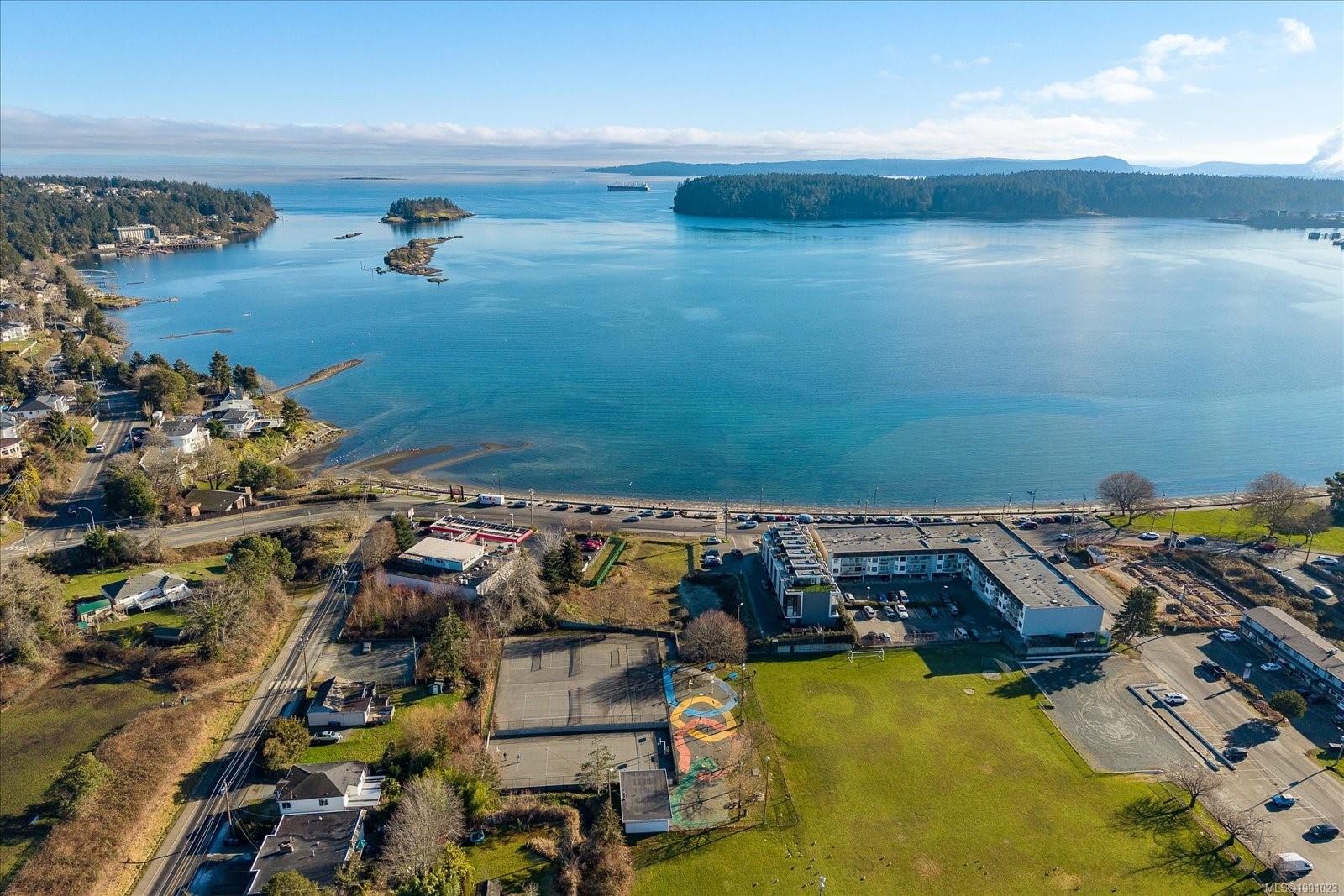 $1,240,000 - 2830 Haliday Cres<br>British Columbia, V9S 3M9