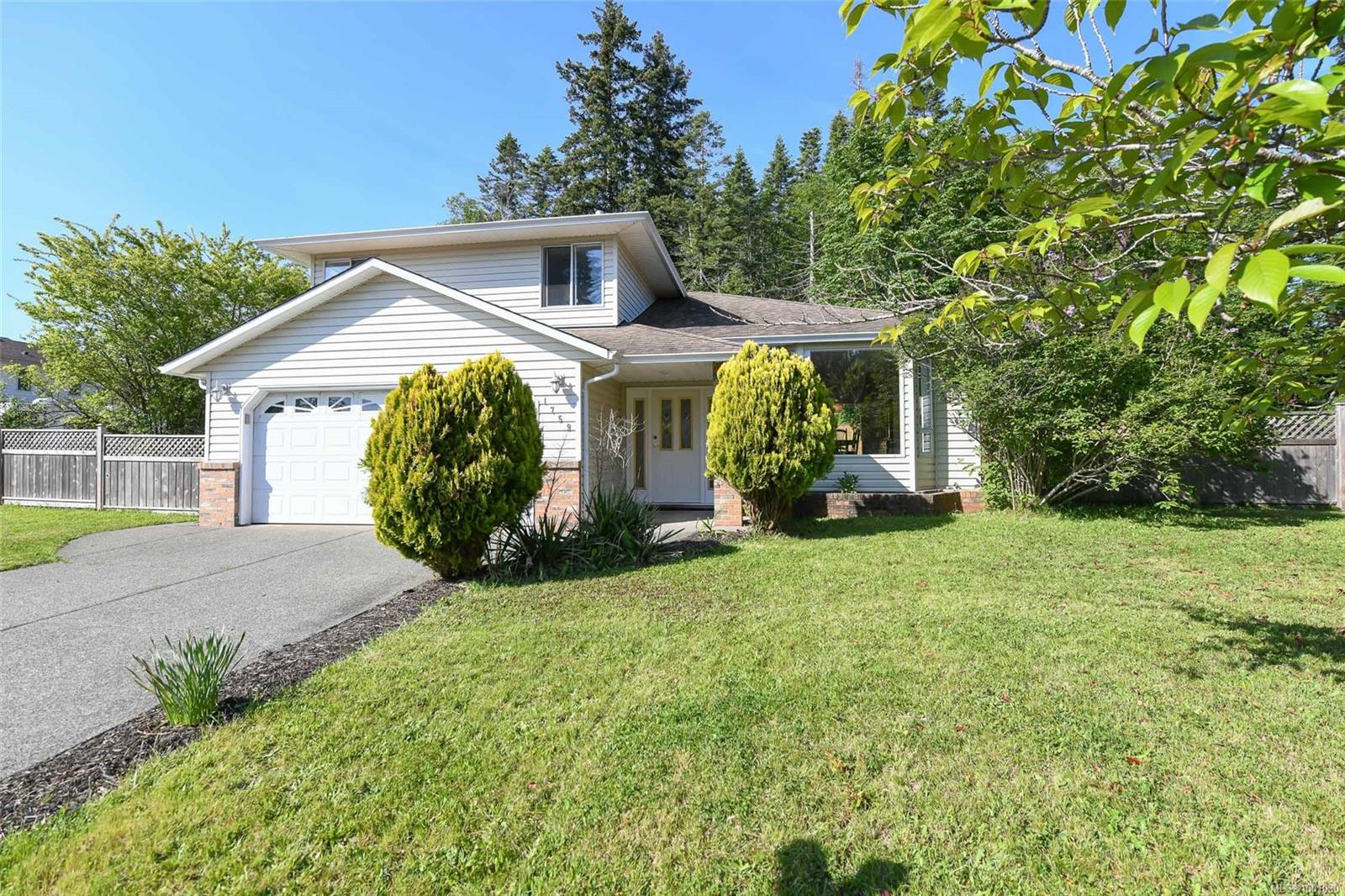 $775,000 - 1759 Hobson Ave<br>British Columbia, V9N 8S3