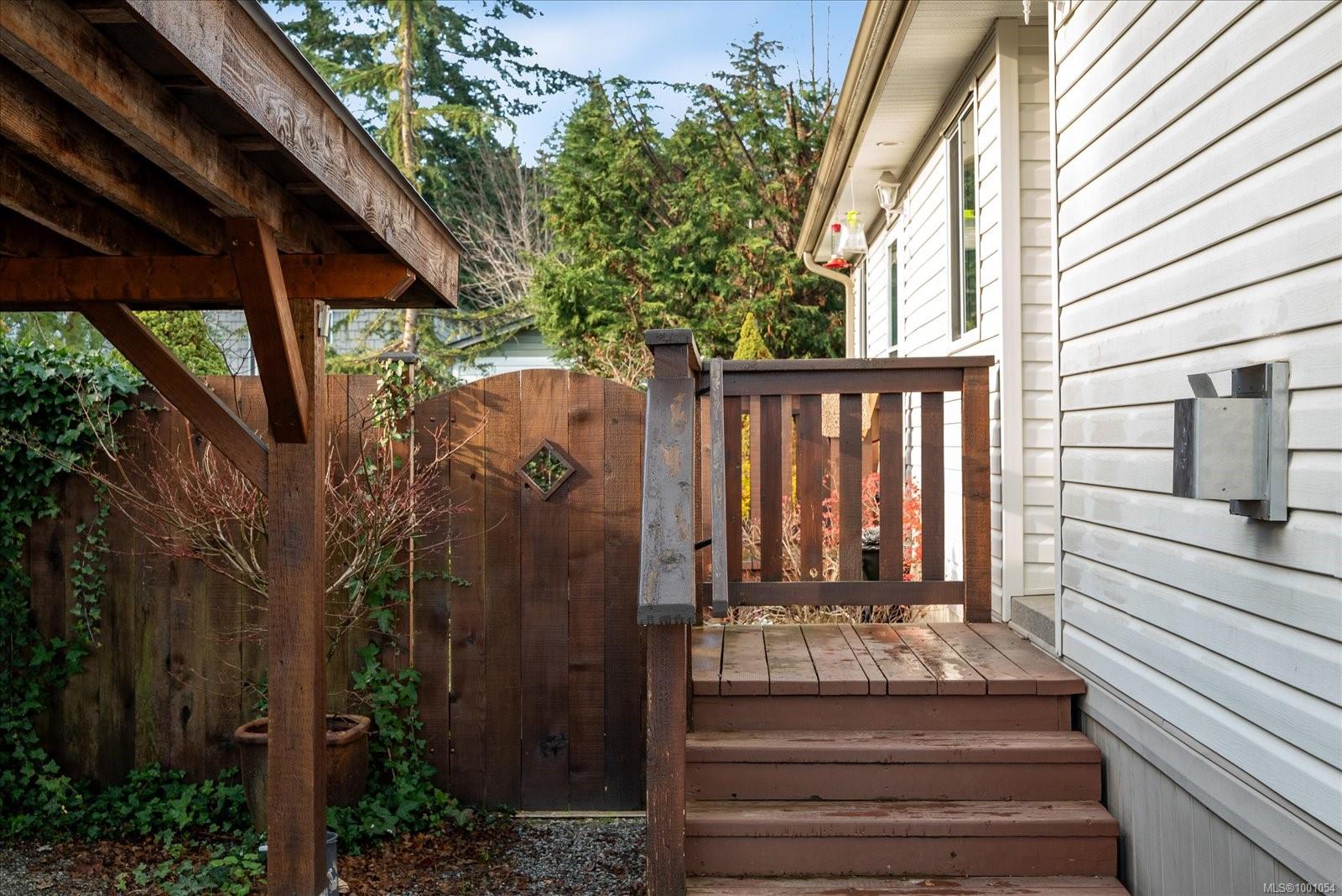 $469,900 - 3704 Melrose Rd<br>British Columbia, V9K 1V3