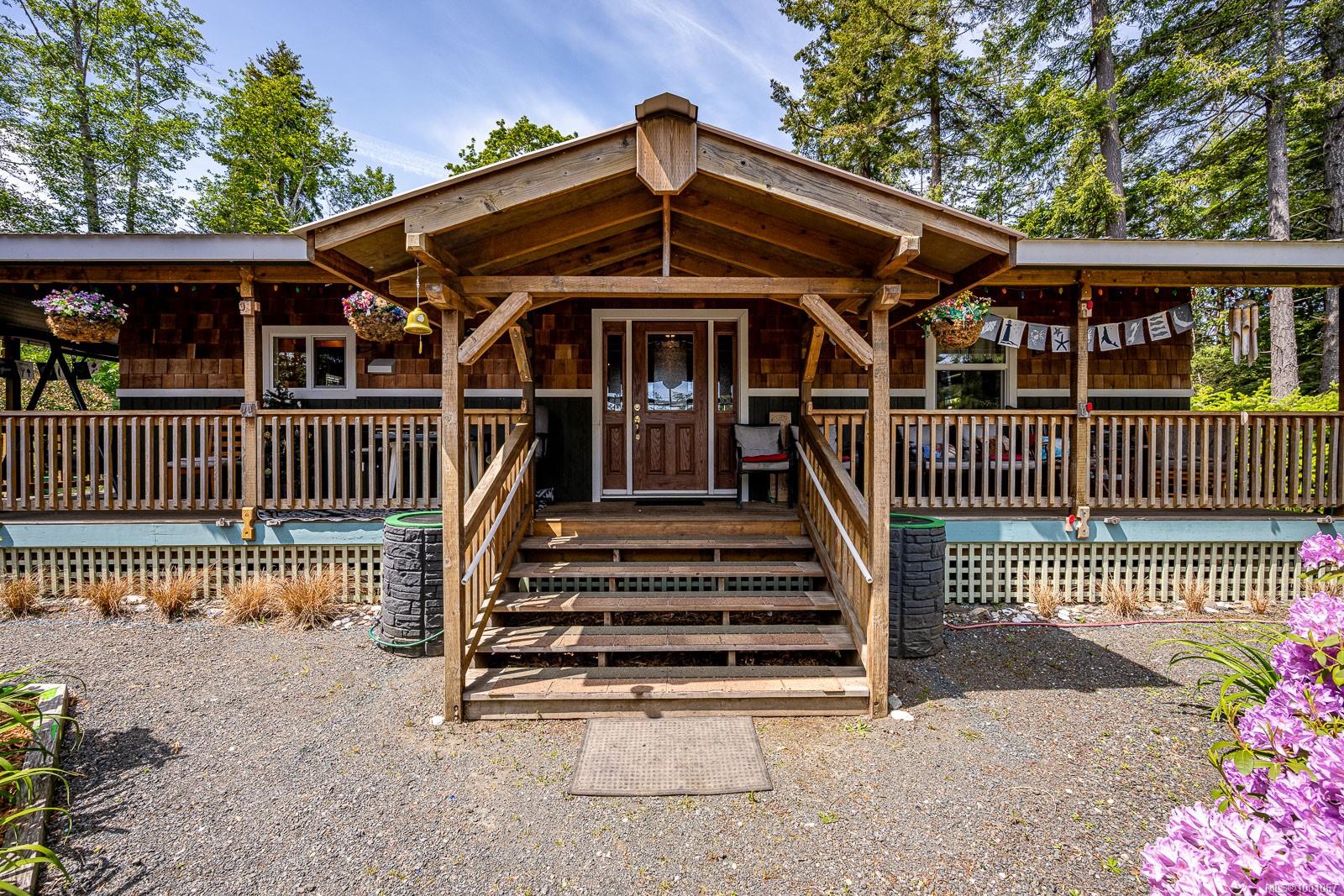 $795,000 - 1415 Baikie Rd<br>British Columbia, V0R 1T0