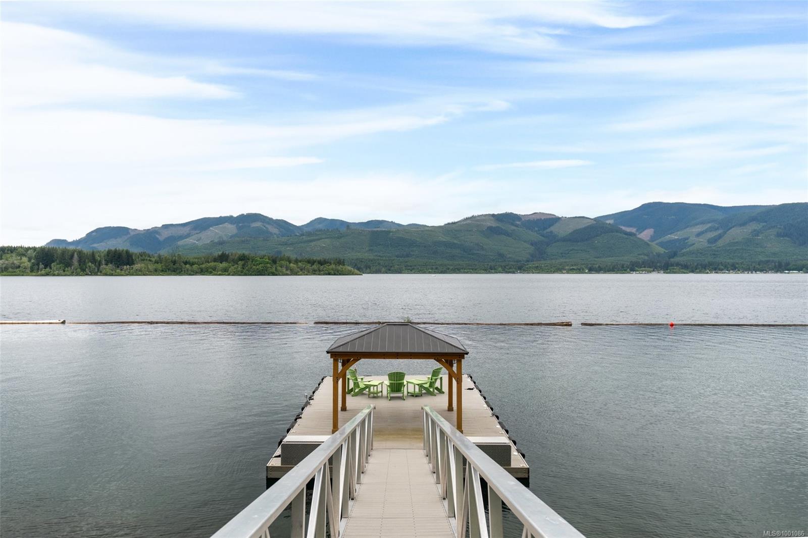 $2,300,000 - 7424 Cottage Way<br>British Columbia, V0R 2G1