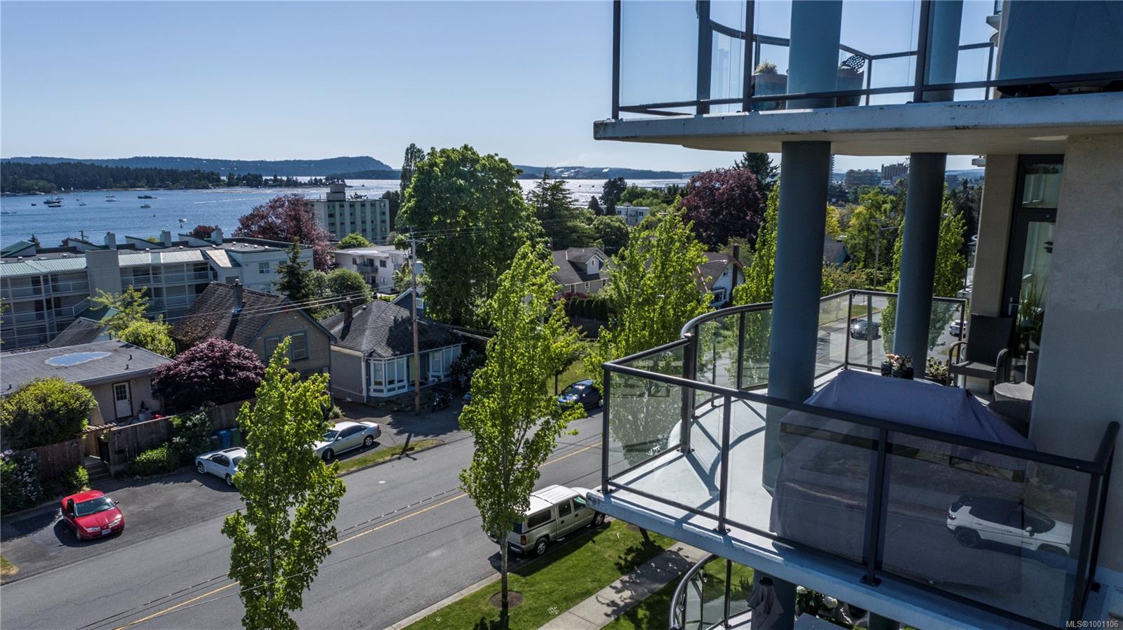 $969,000 - 225 Rosehill St<br>British Columbia, V9S 1E1