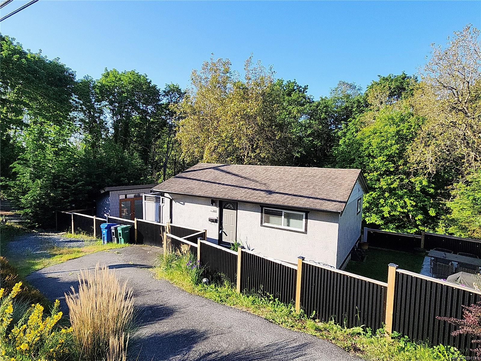 $574,900 - 3129 Departure Bay Rd<br>British Columbia, V9T 1B6