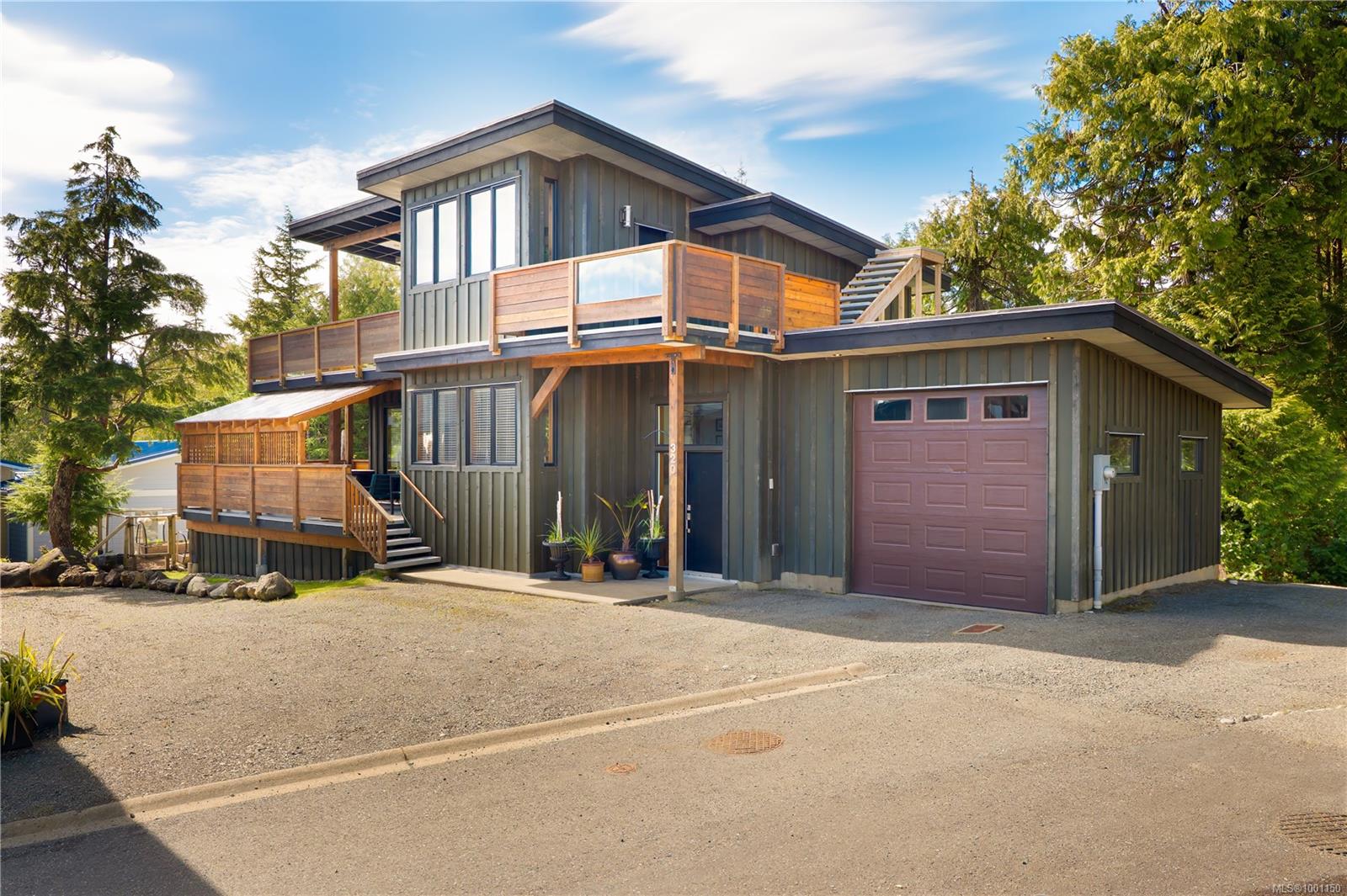 $1,085,000 - 320 Pass of Melfort Pl<br>Ucluelet, British Columbia, V0R 3A0