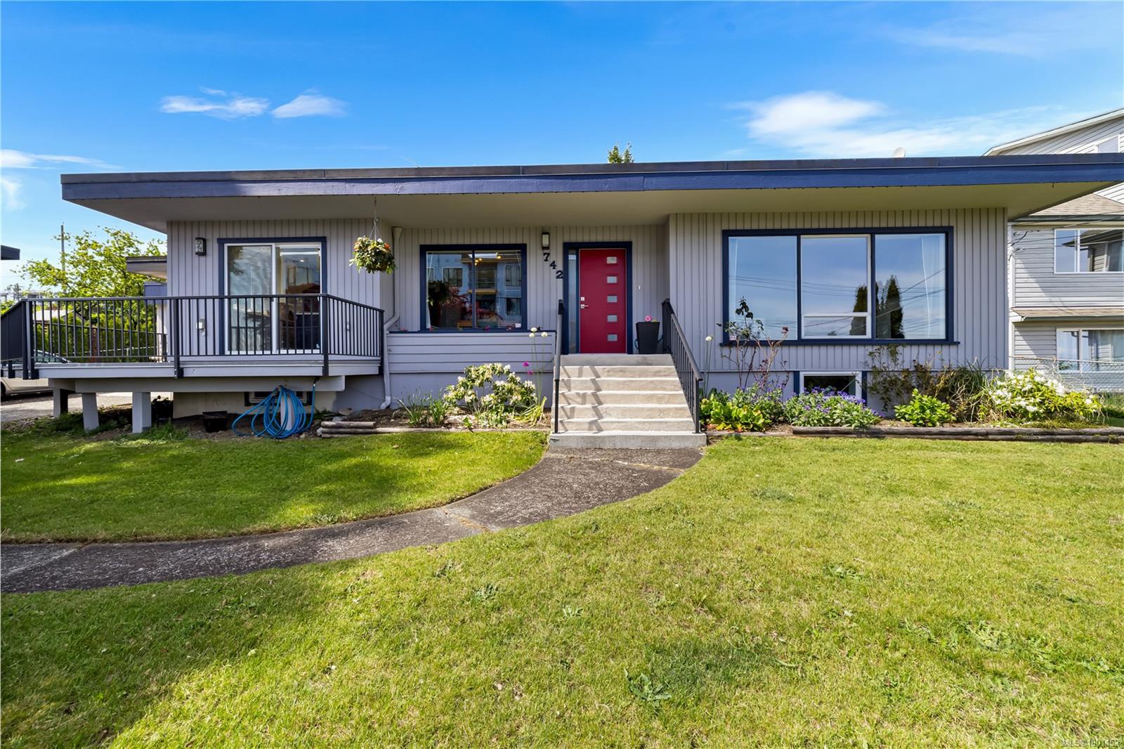 $819,900 - 742 Birch St<br>British Columbia, V9W 2T4