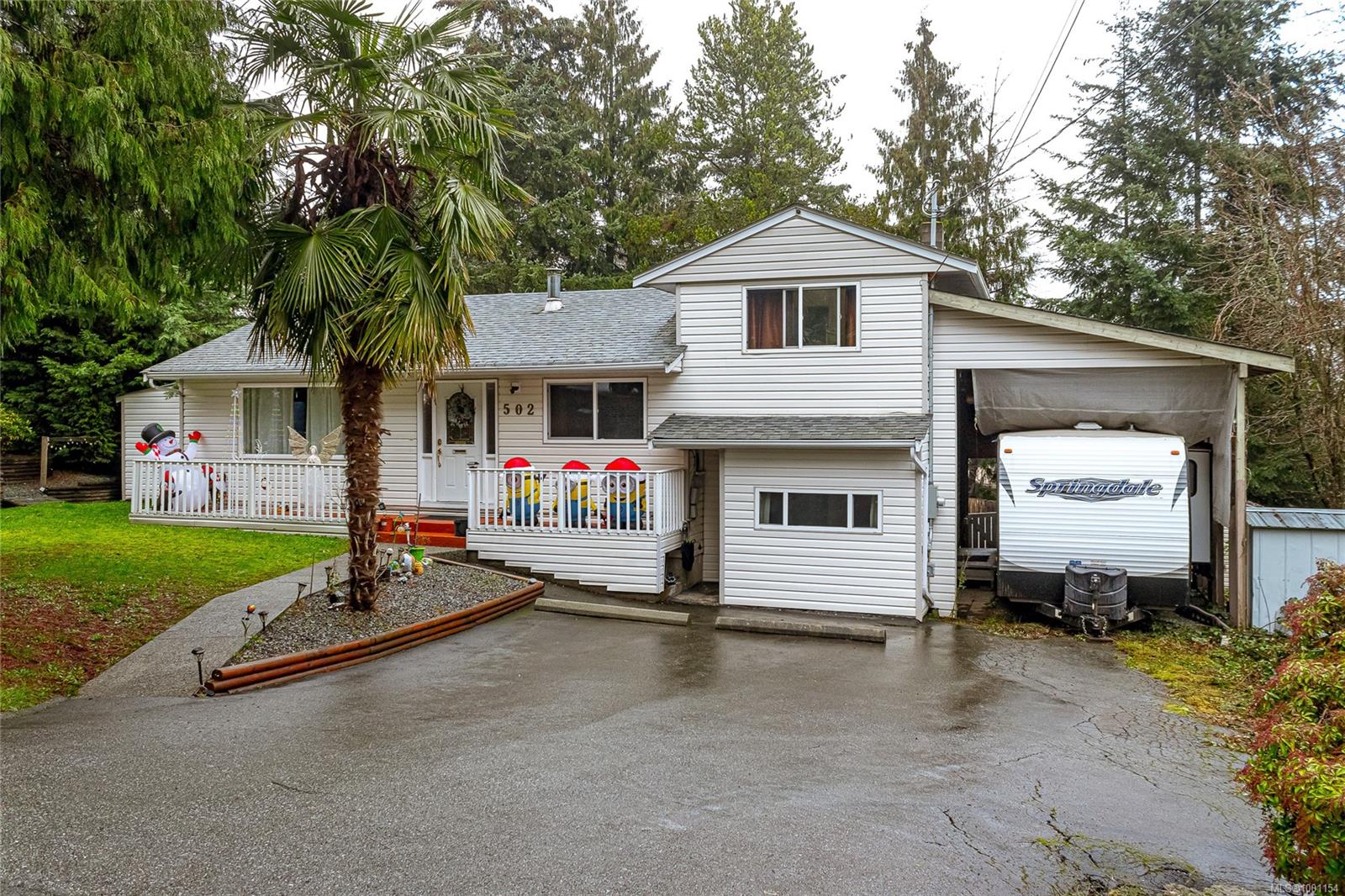 $705,000 - 502 Ninth St<br>British Columbia, V9R 1A7